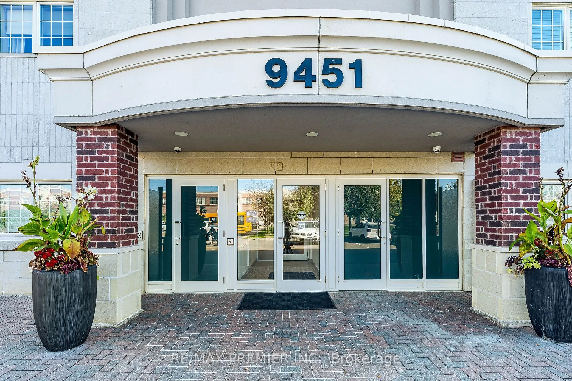 9451 Jane Street #304