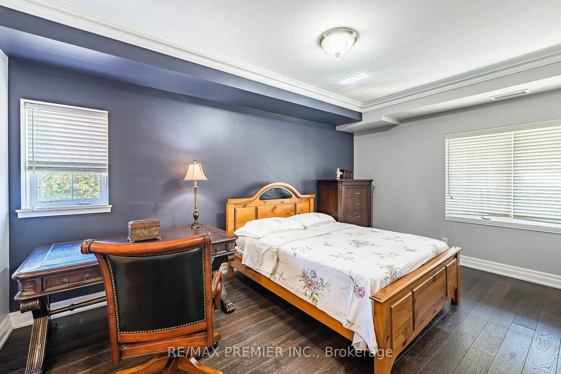 9451 Jane Street #304