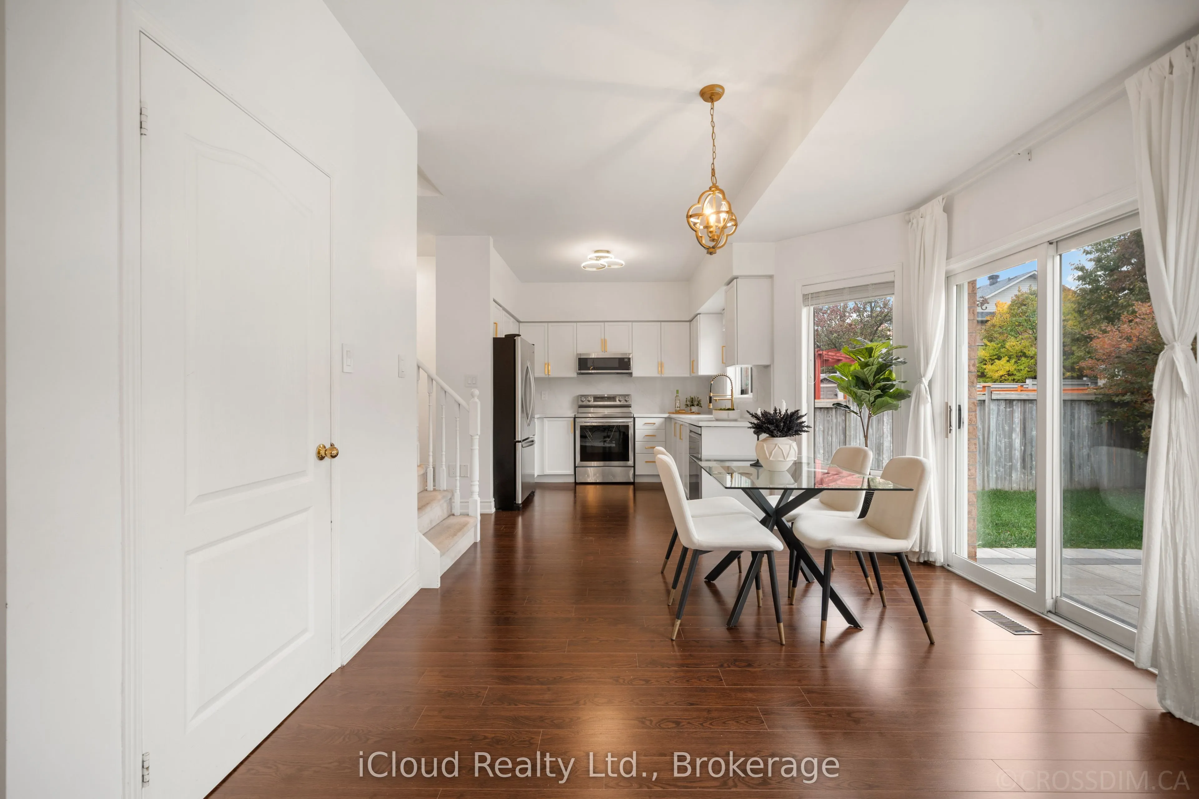60 Tuscana Boulevard
