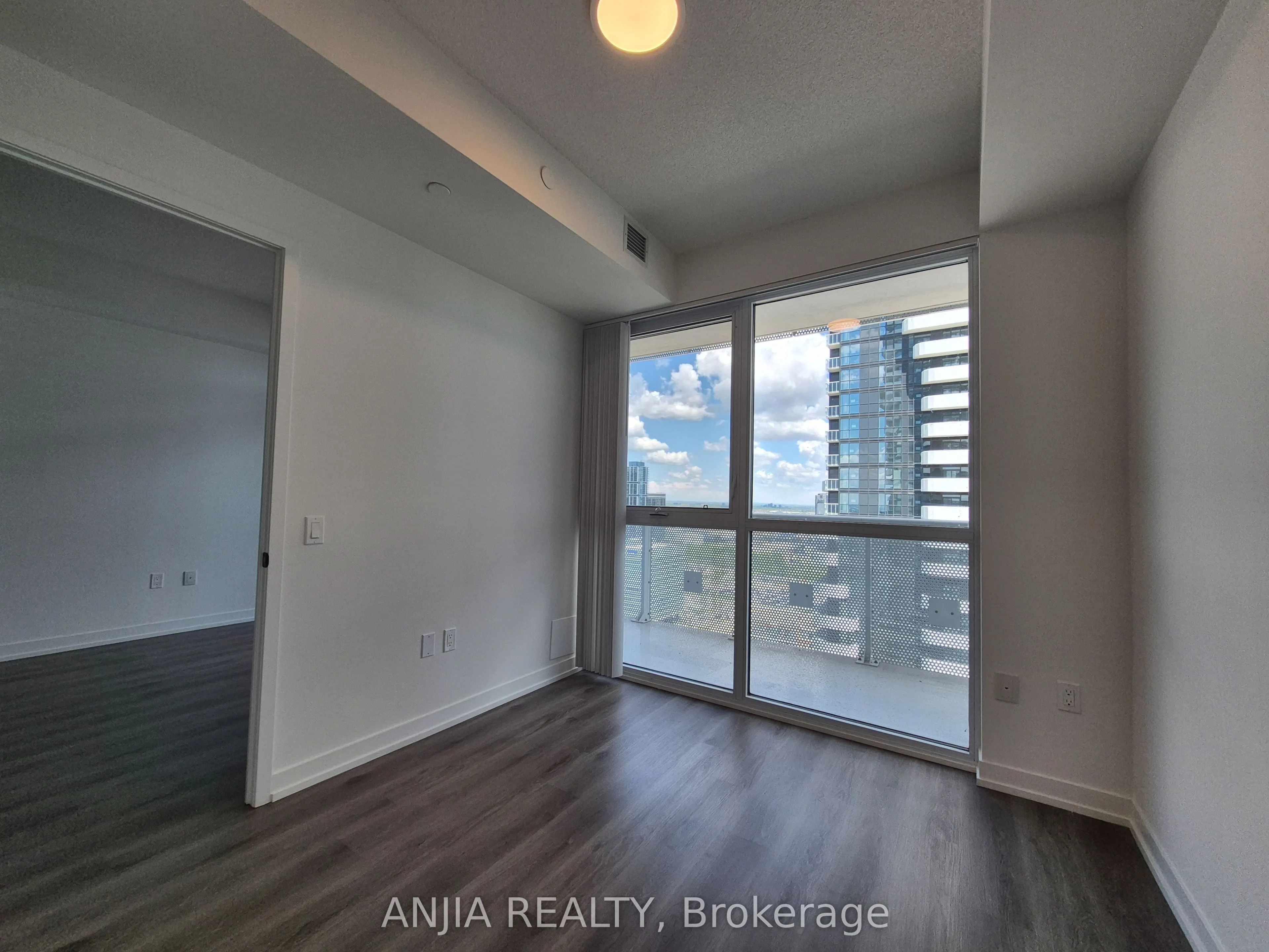 225 COMMERCE Street #4015