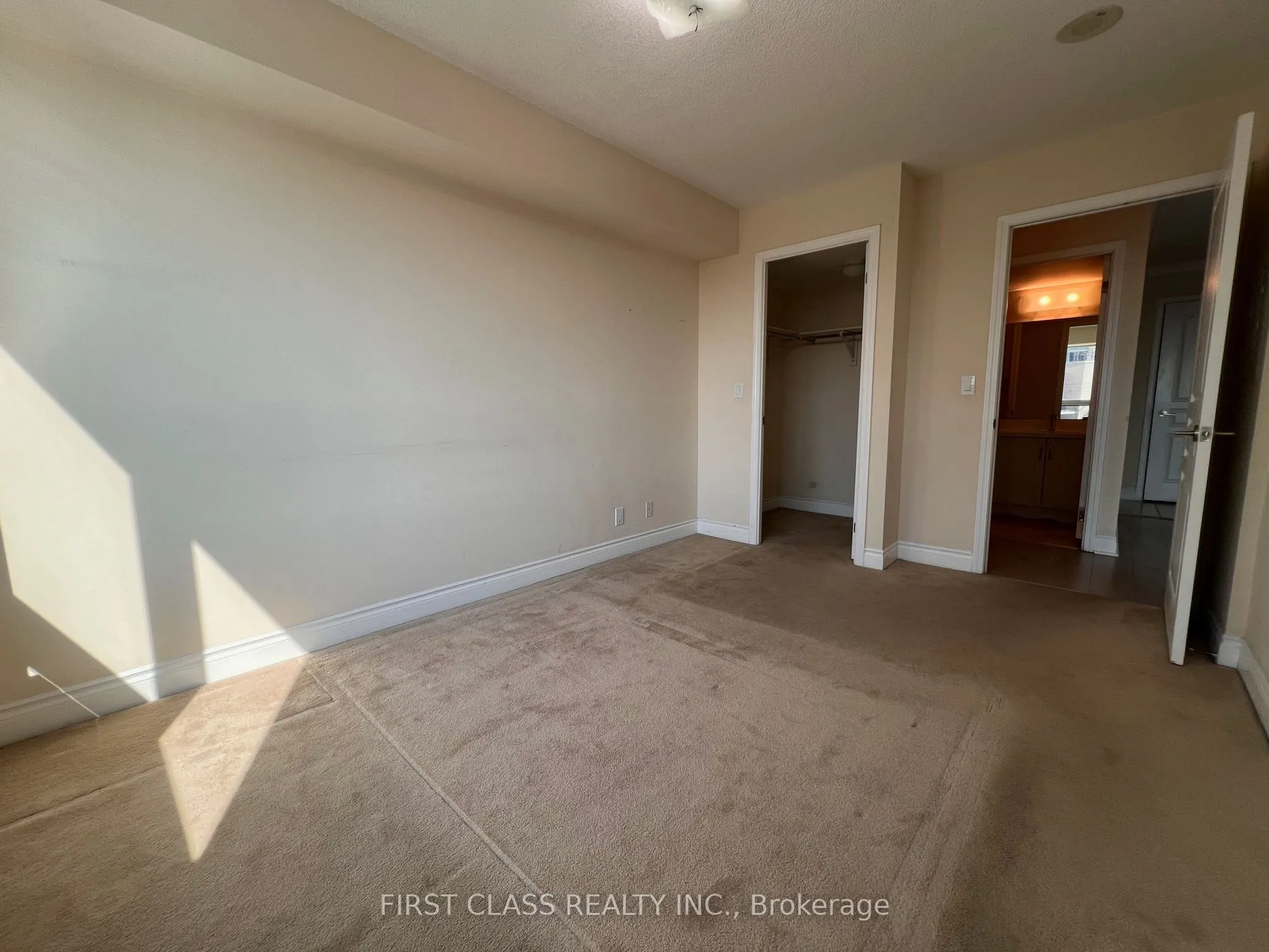 75 South Town Centre Boulevard #707