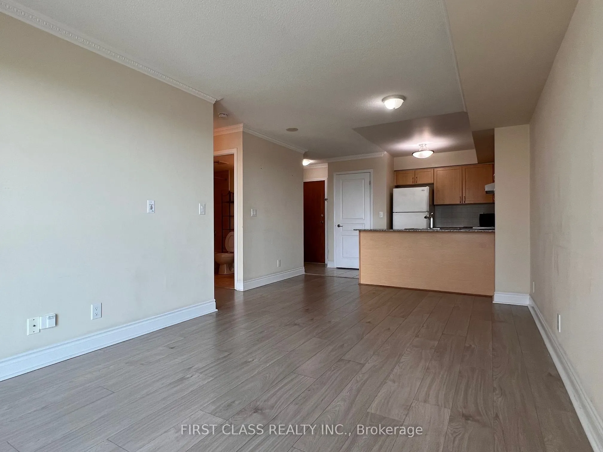 75 South Town Centre Boulevard #707