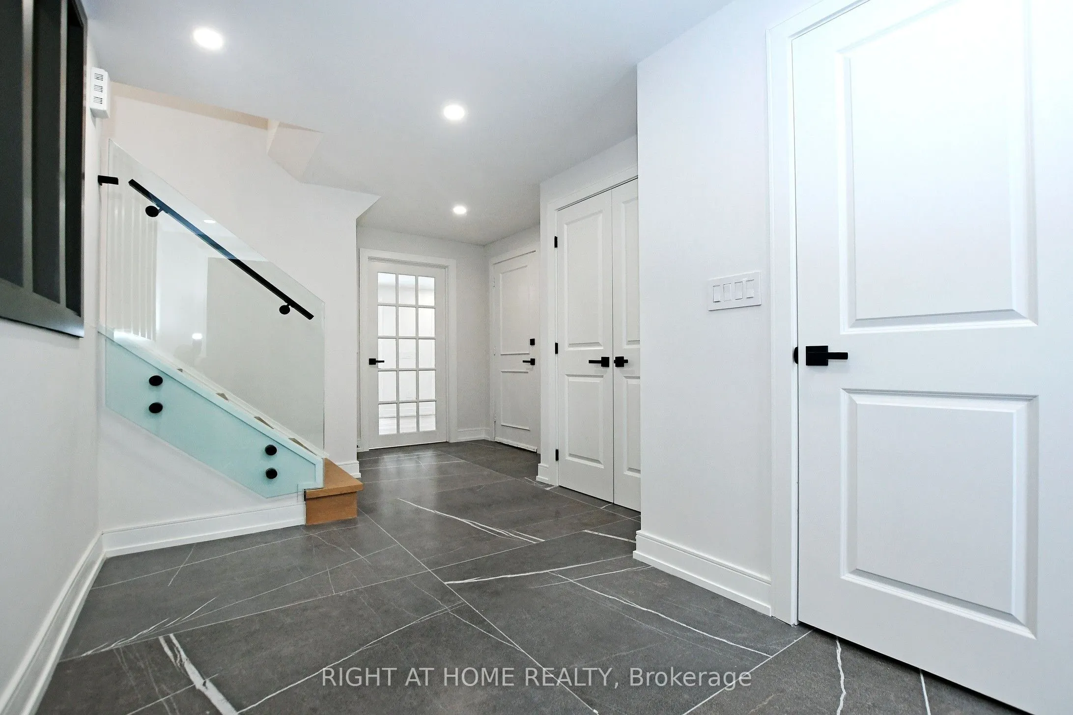 8 Hill Drive