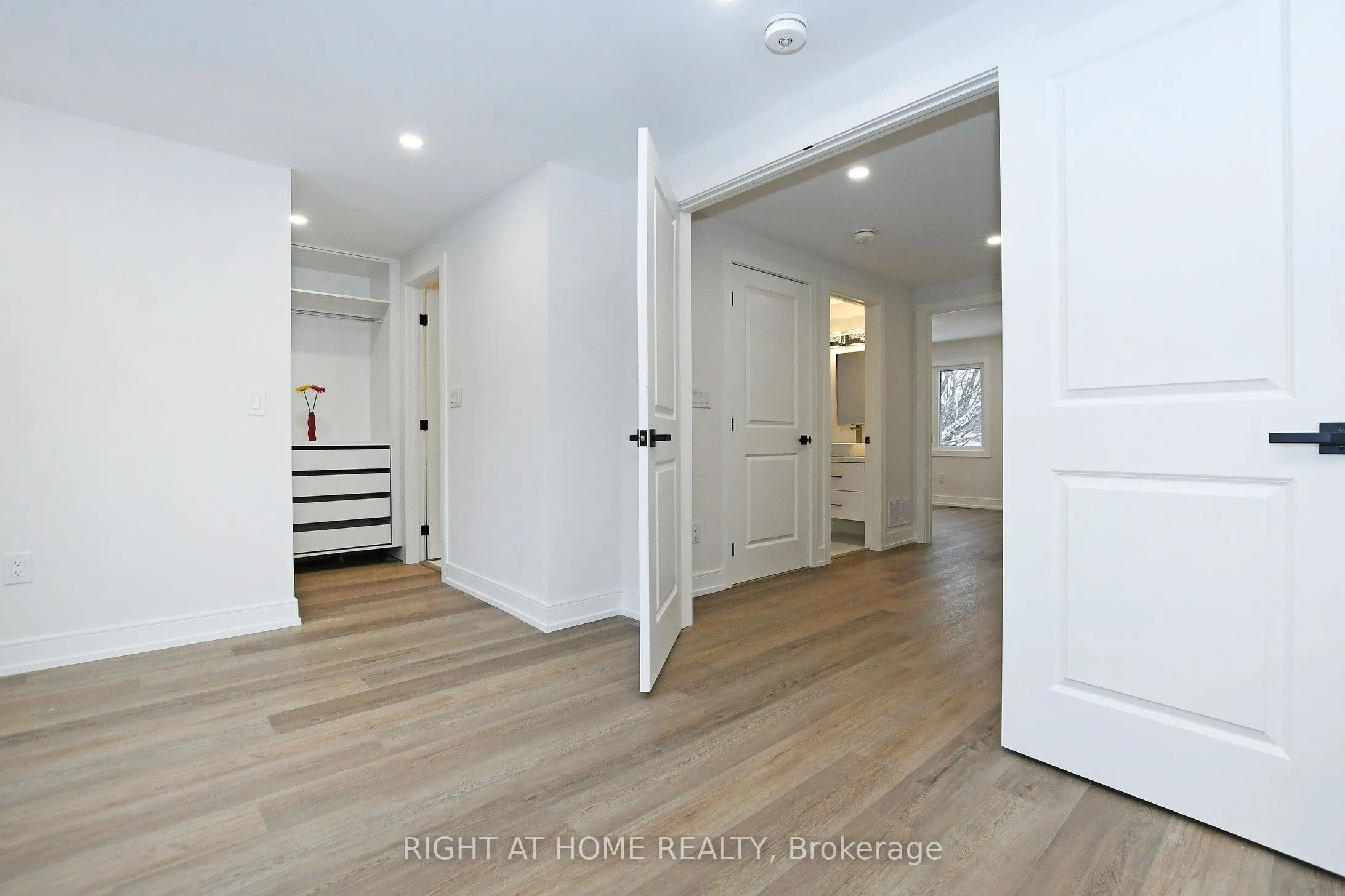 8 Hill Drive
