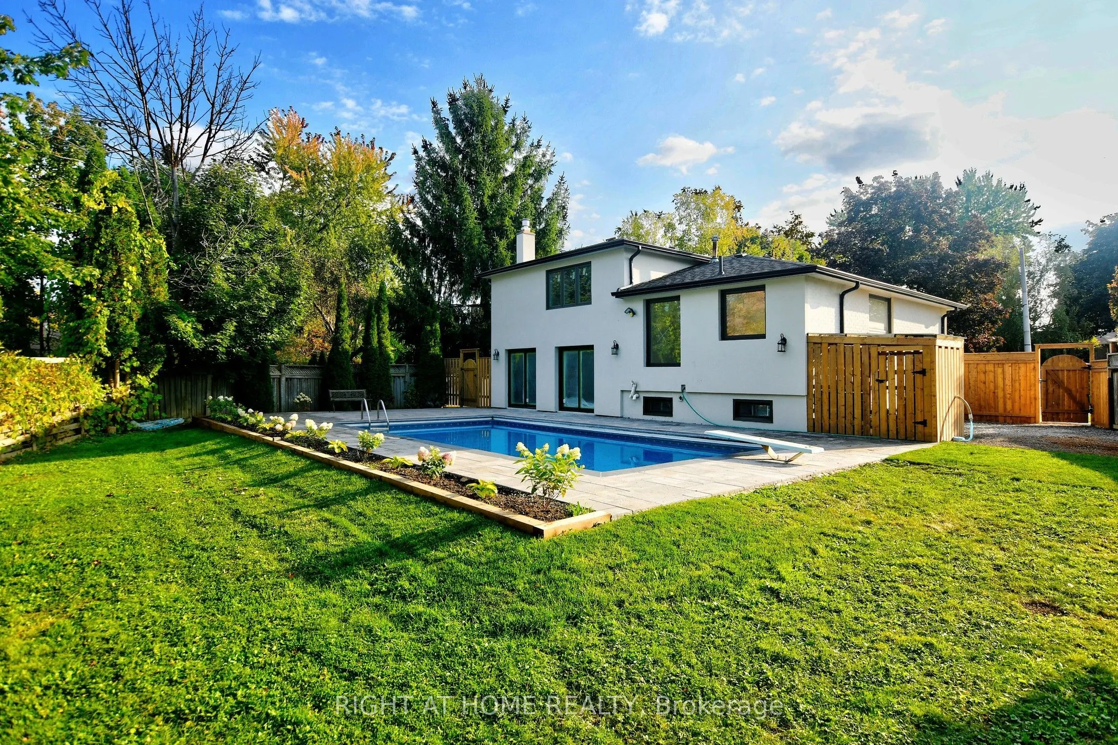 8 Hill Drive