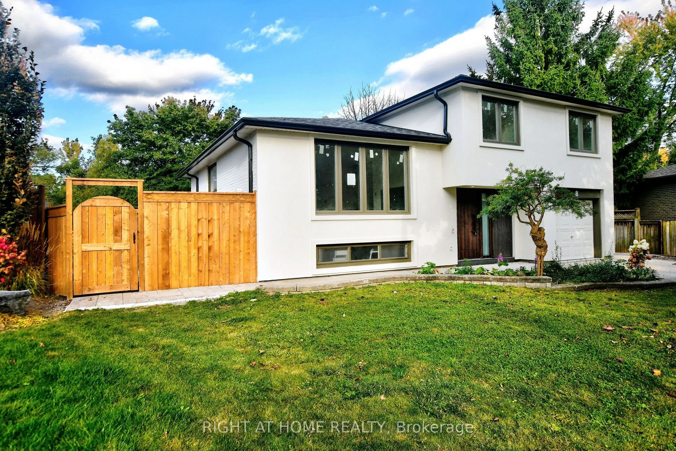 8 Hill Drive