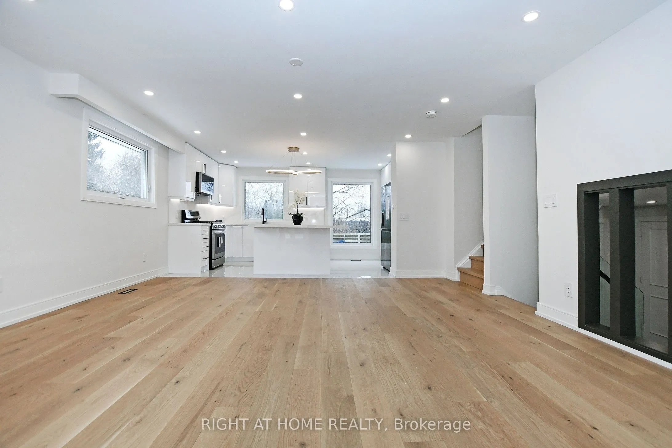 8 Hill Drive