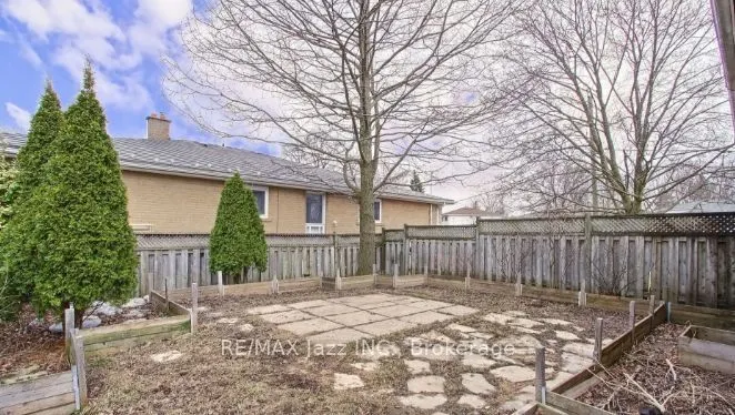676 Mountview Place