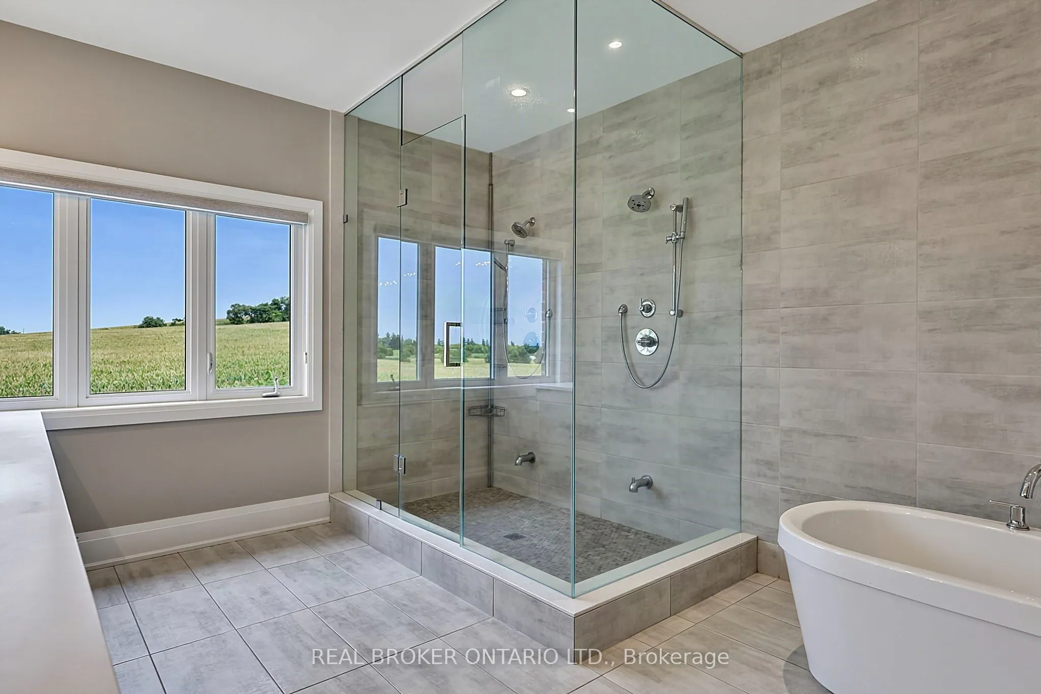 64 Manor Glen Crescent