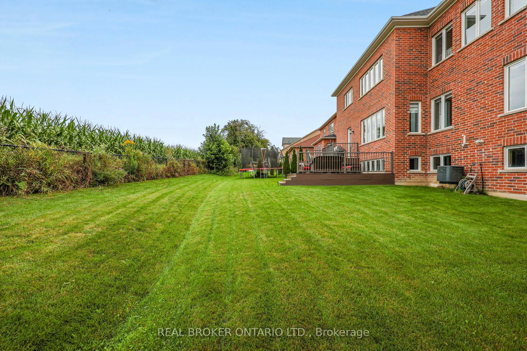 64 Manor Glen Crescent