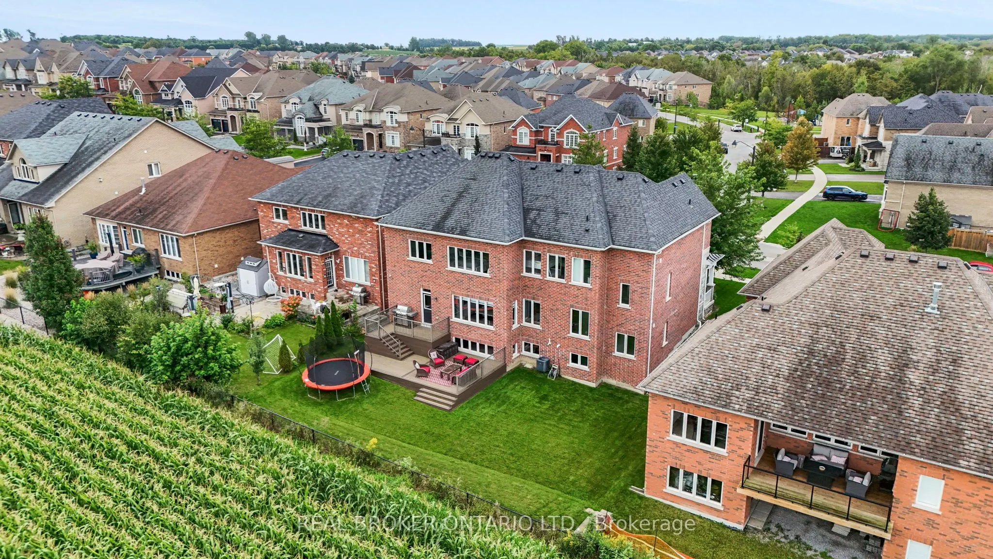 64 Manor Glen Crescent
