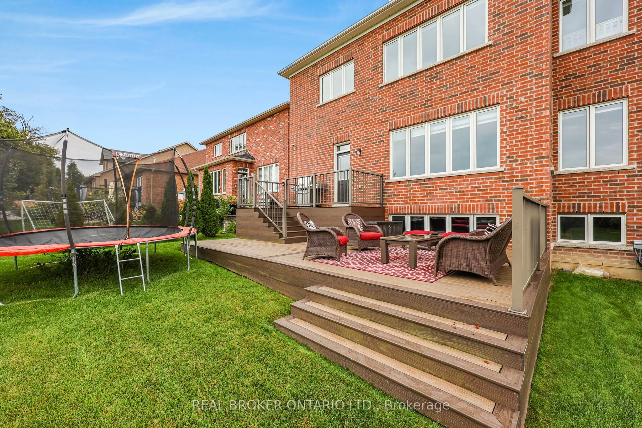 64 Manor Glen Crescent