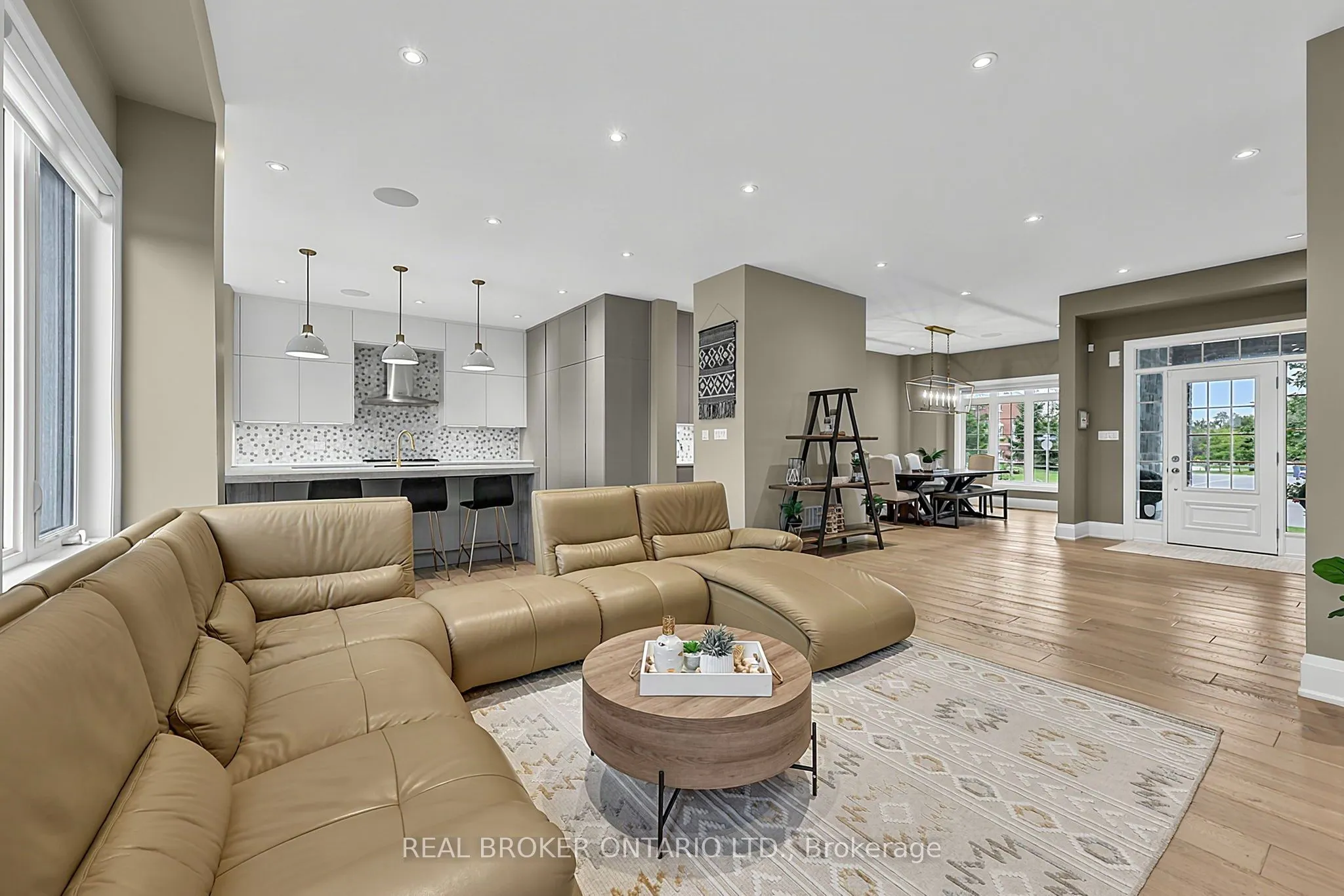 64 Manor Glen Crescent