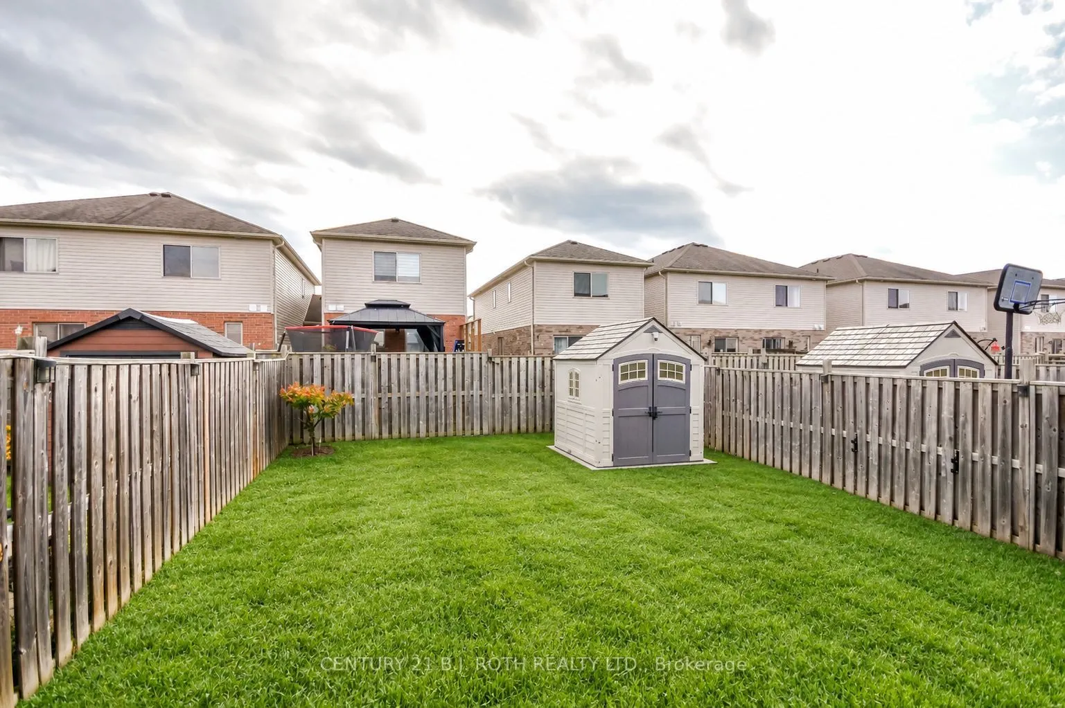 114 Stonemount Crescent