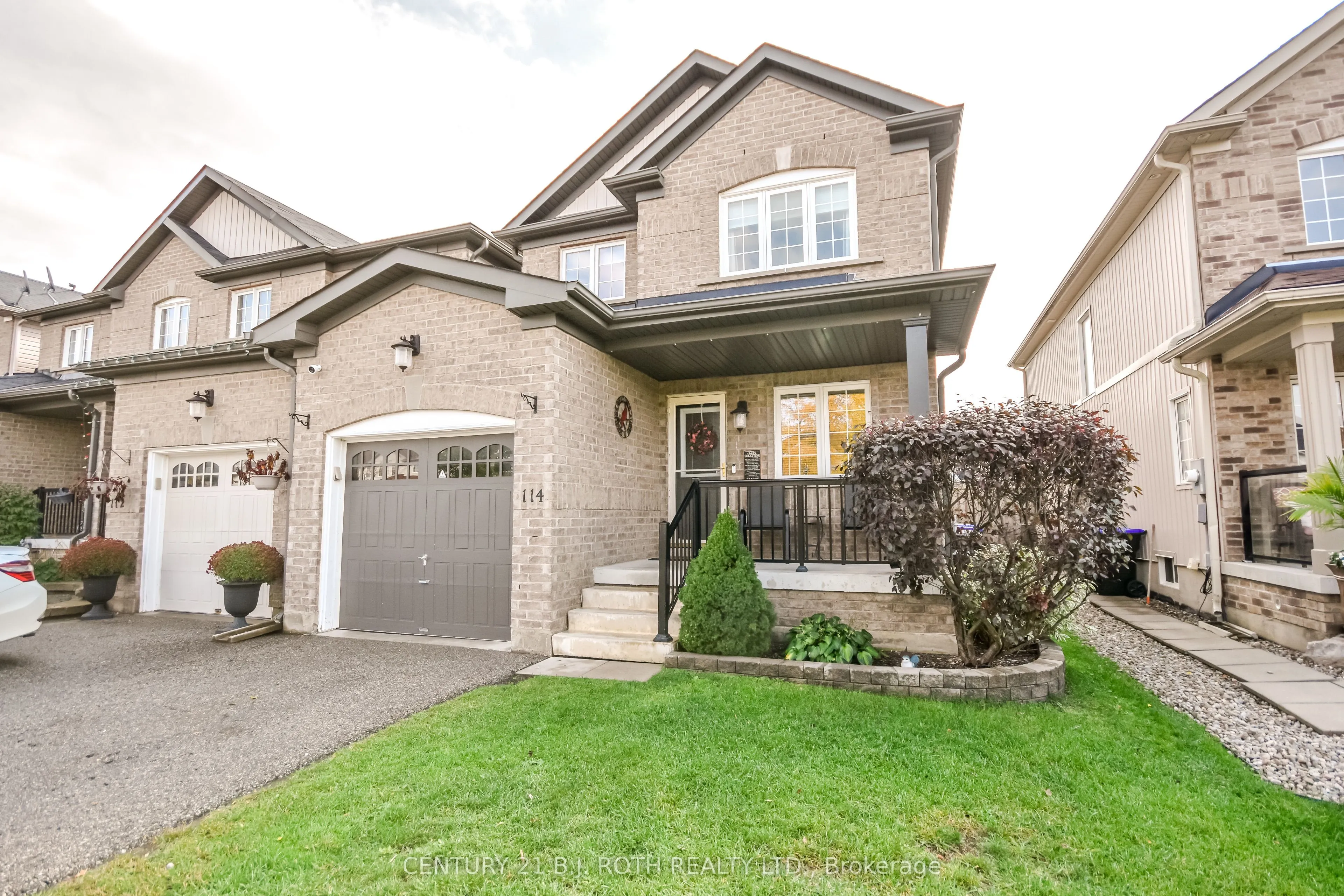 114 Stonemount Crescent