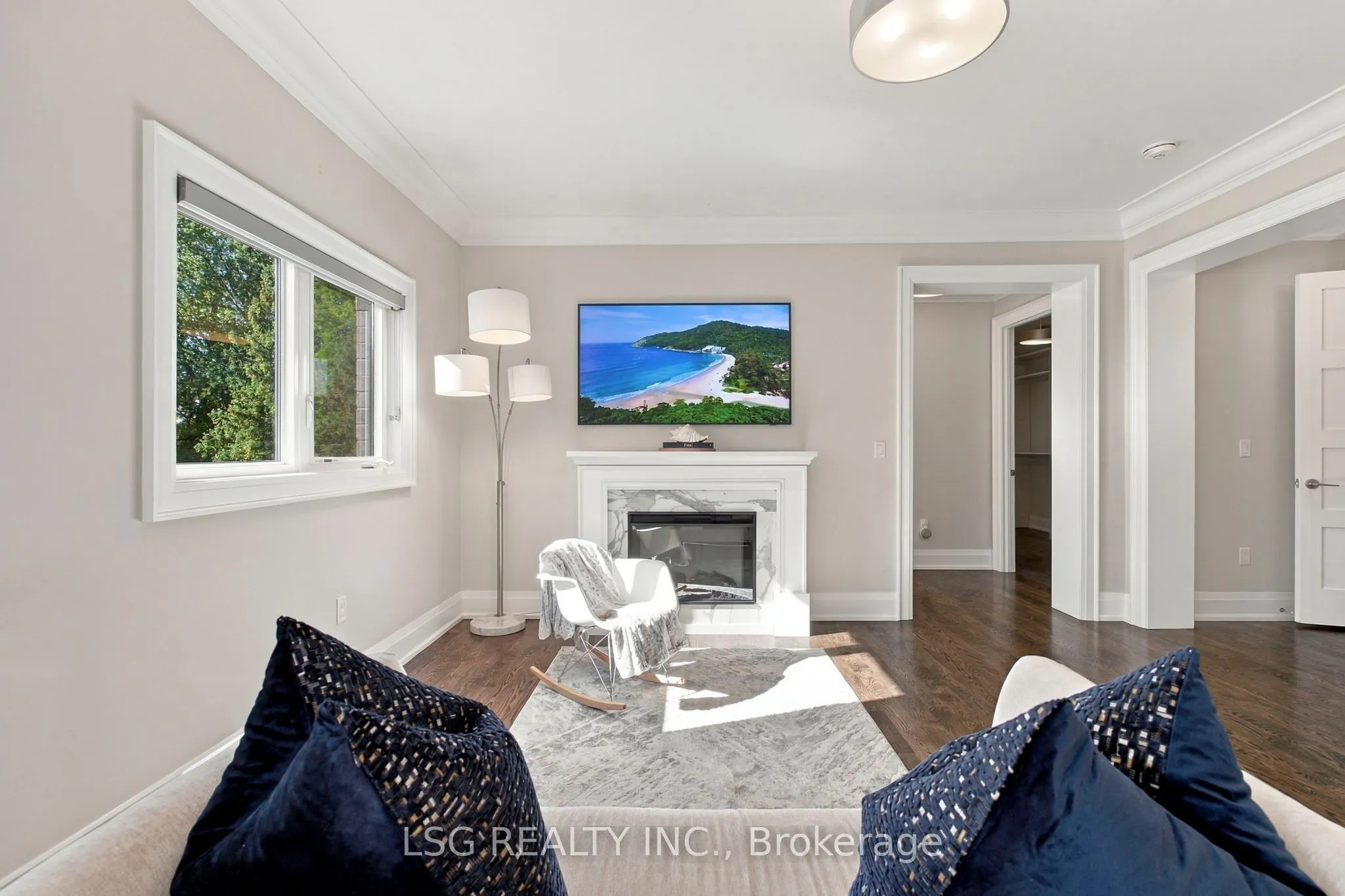 93 Kennedy Street E