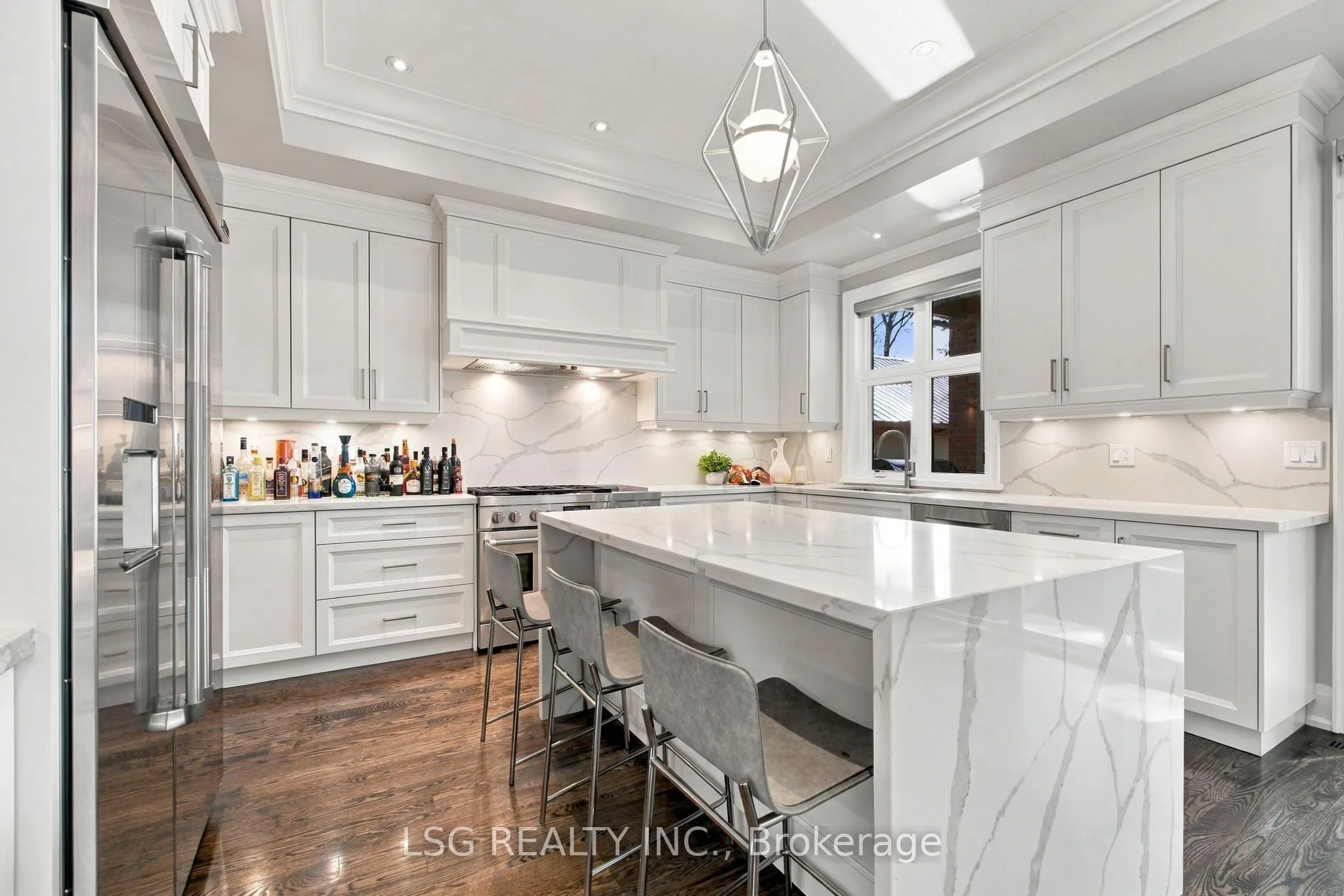 93 Kennedy Street E