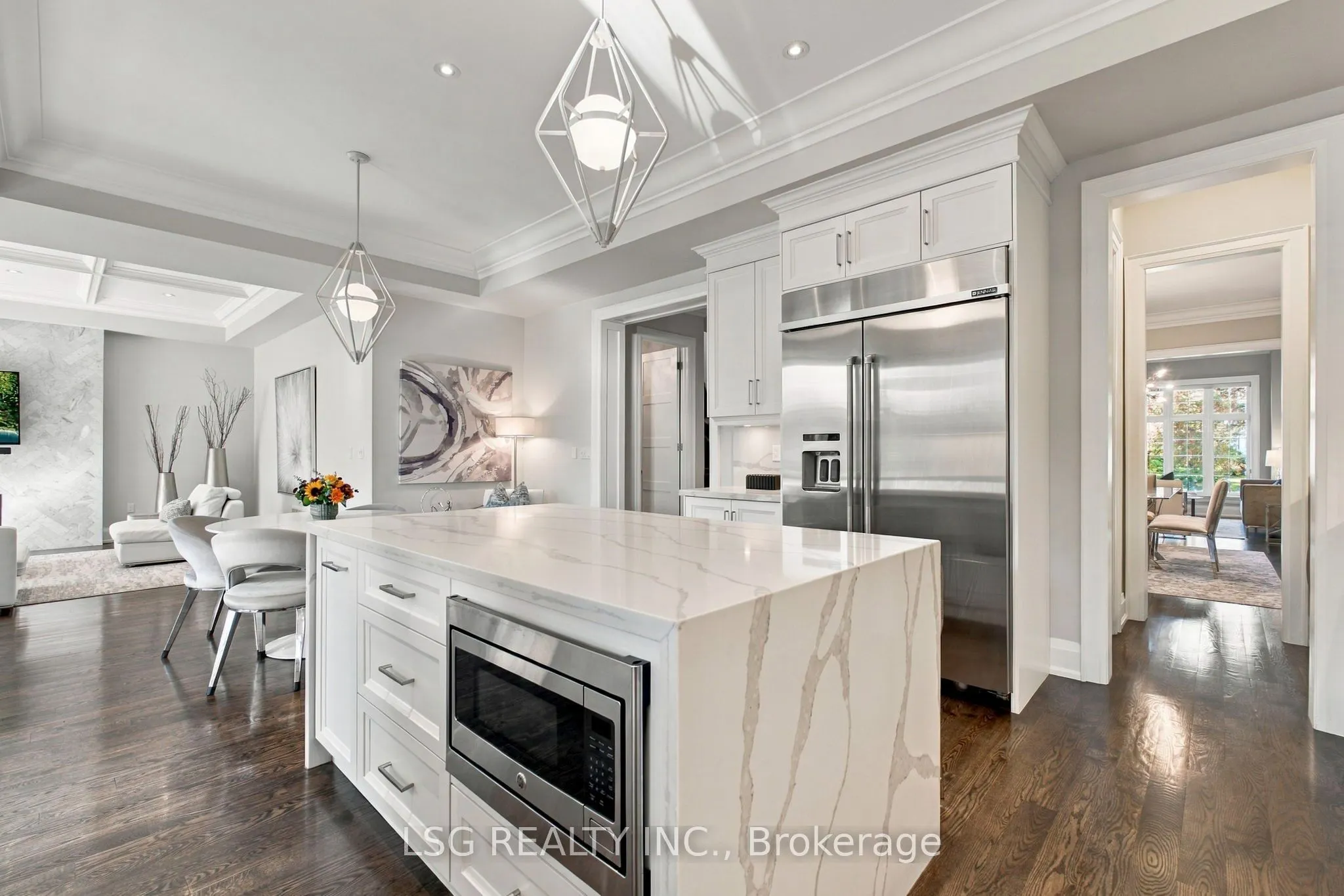 93 Kennedy Street E