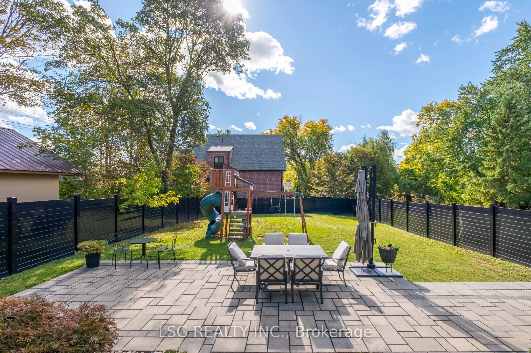 93 Kennedy Street E