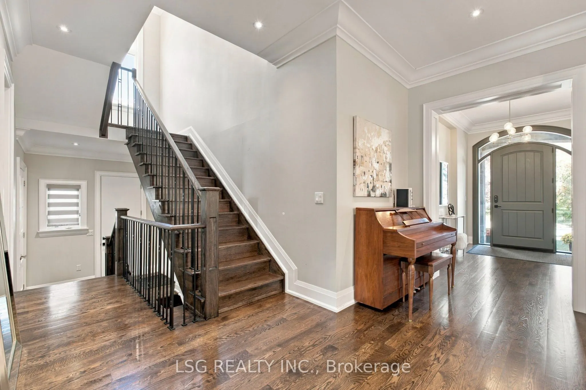 93 Kennedy Street E