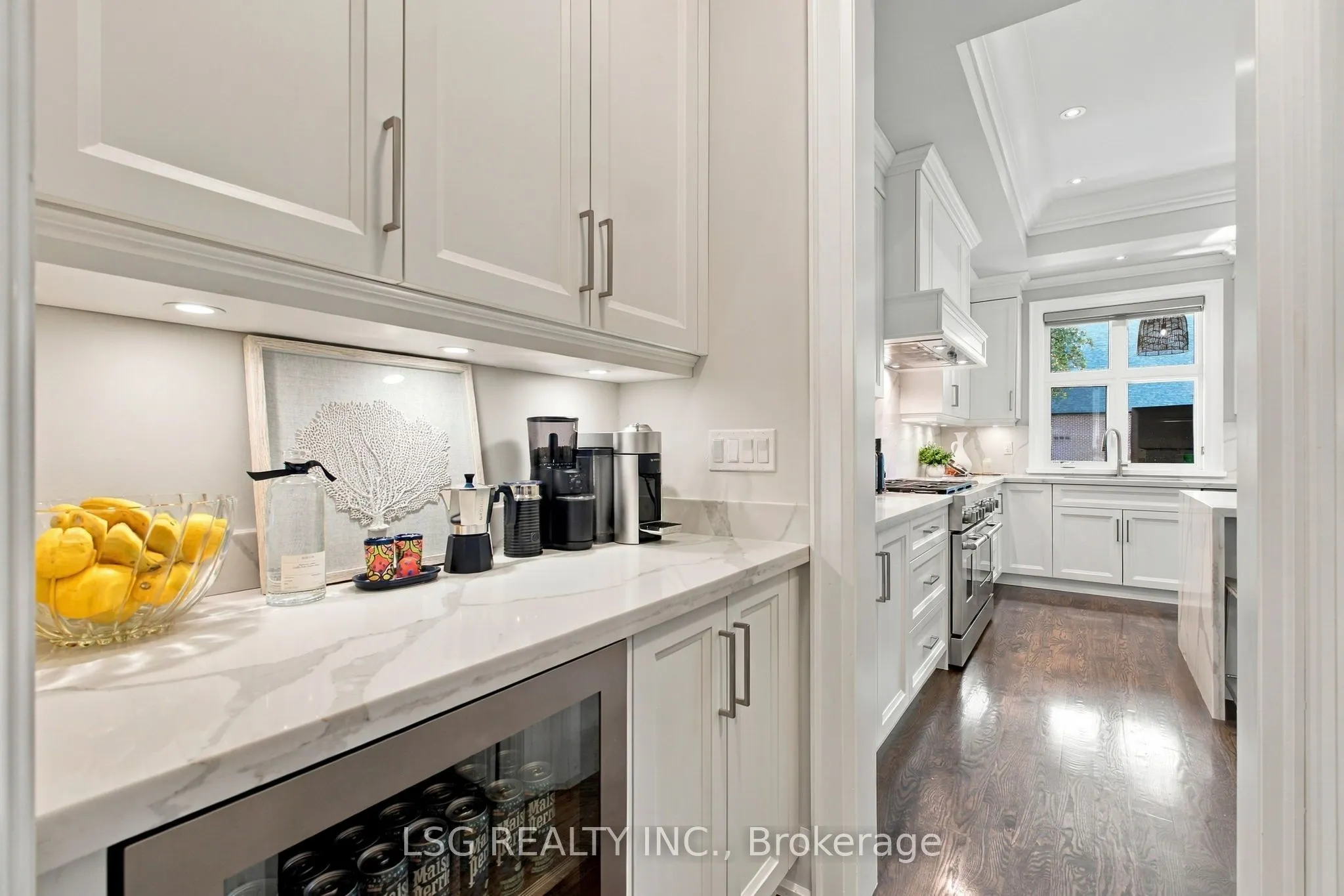 93 Kennedy Street E