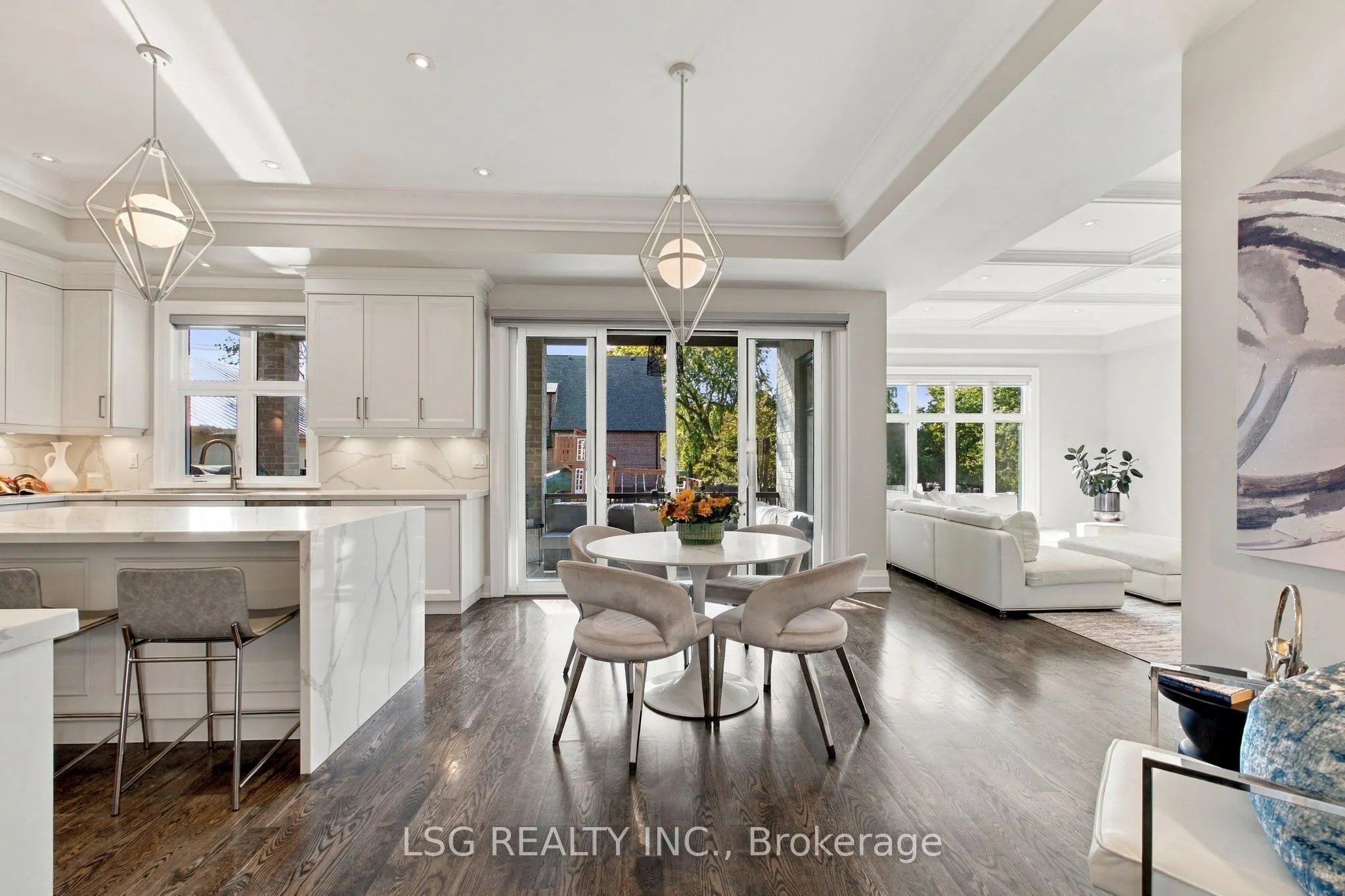 93 Kennedy Street E