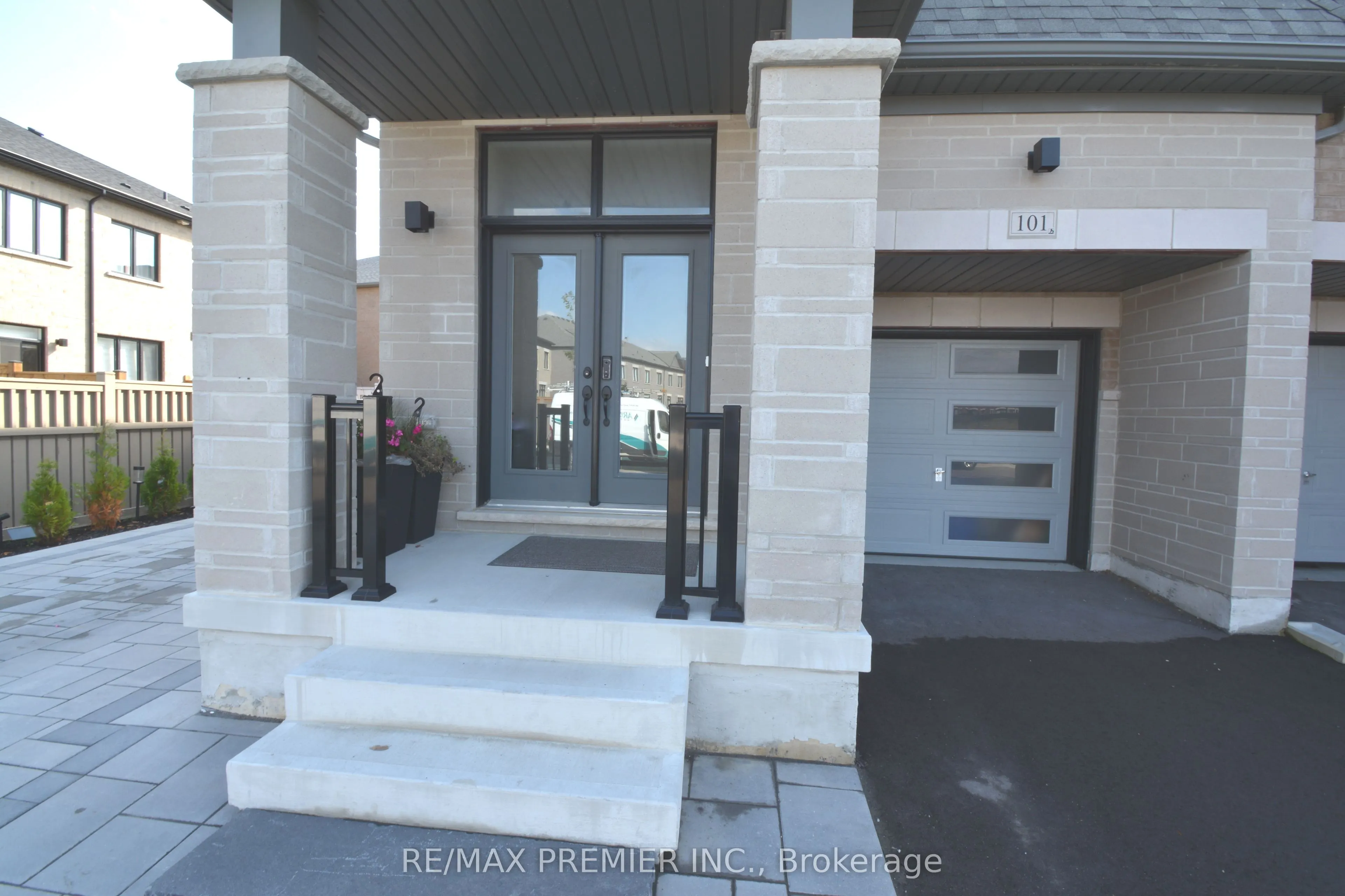 101 Kinloss Street