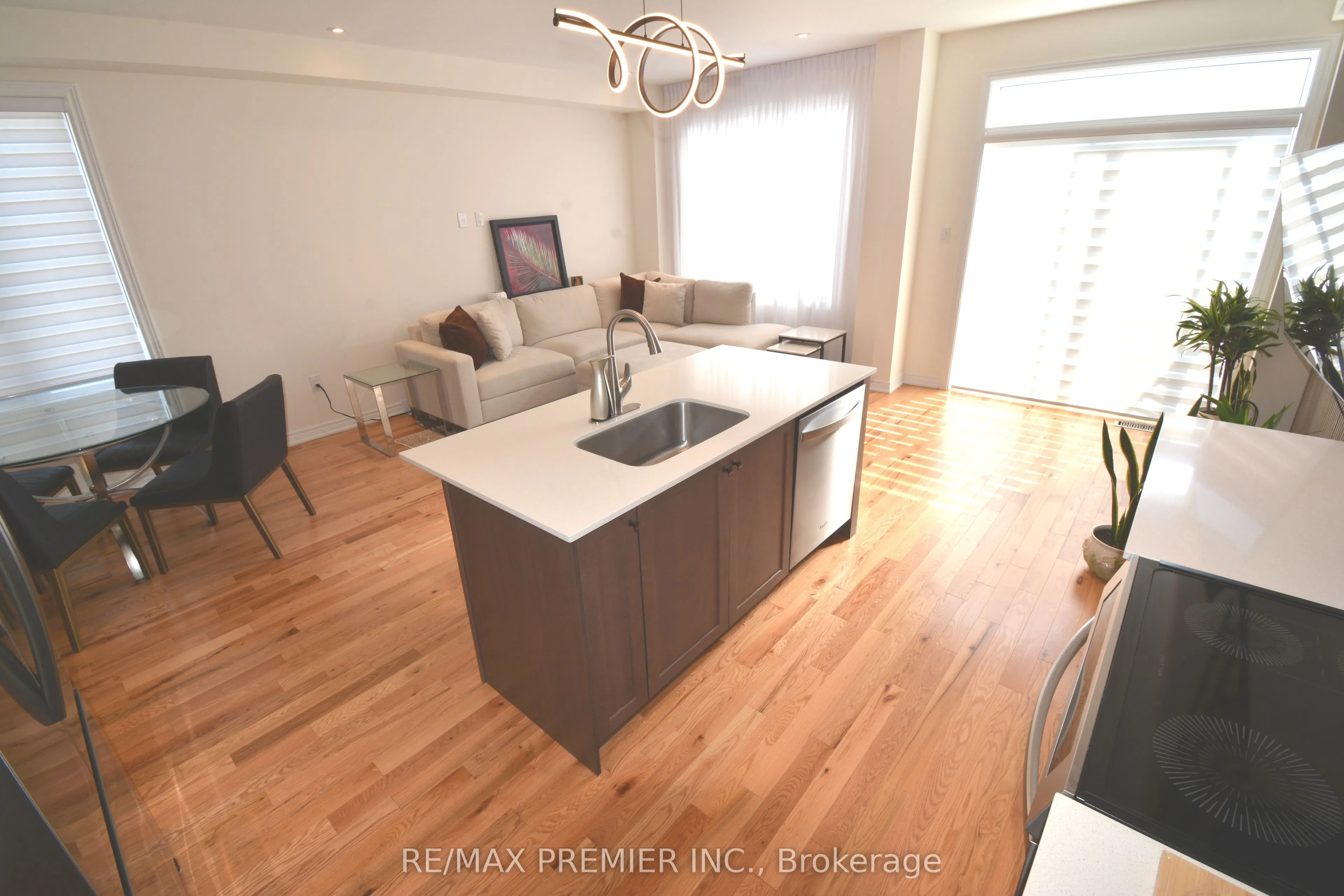 101 Kinloss Street