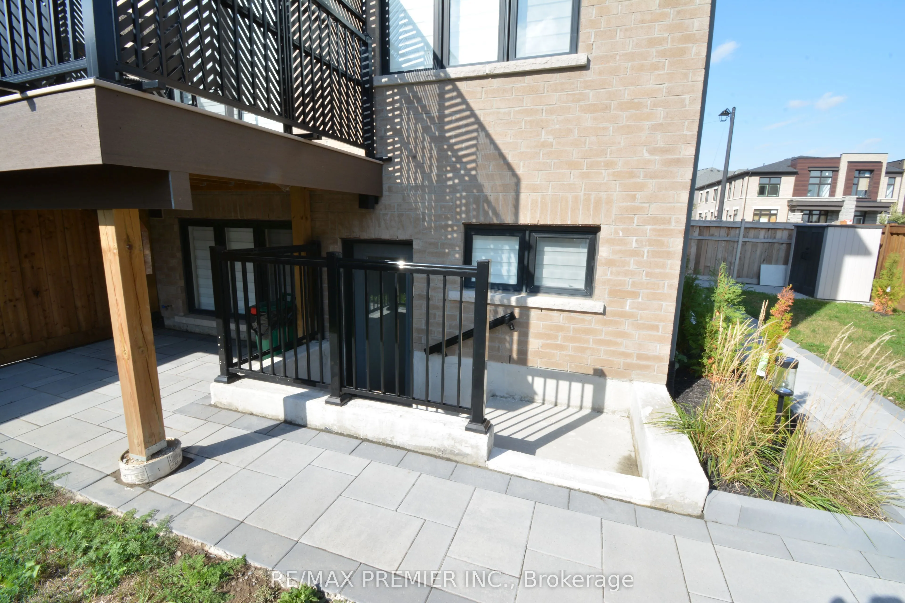 101 Kinloss Street