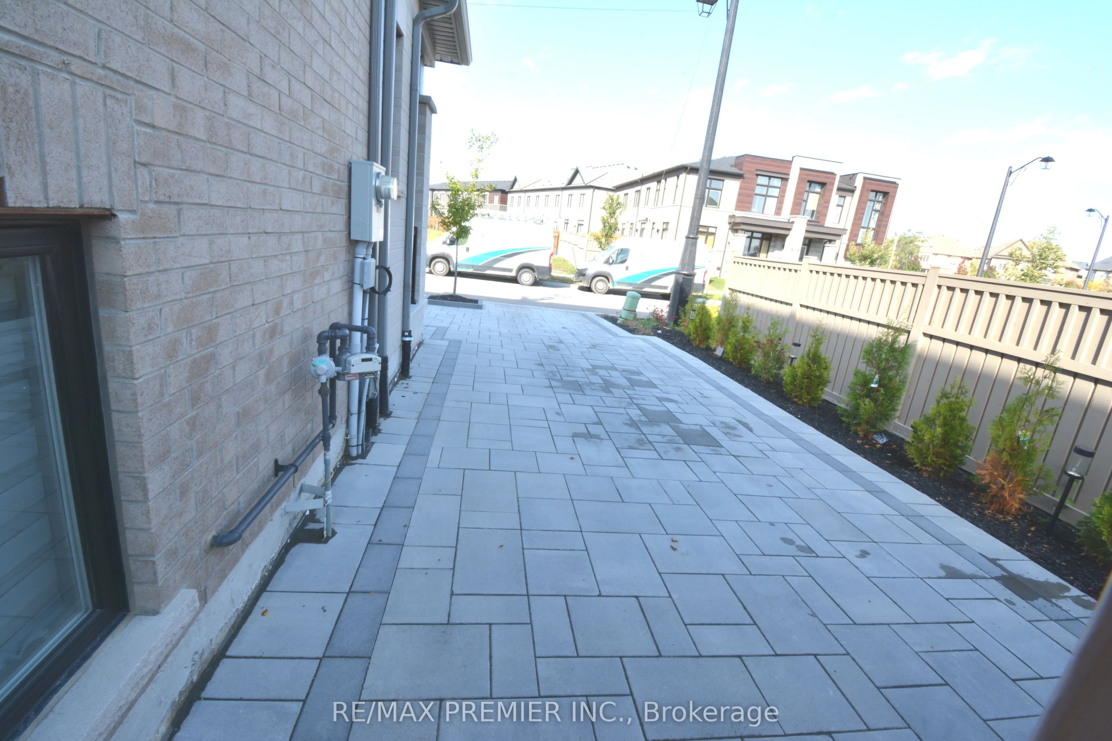 101 Kinloss Street