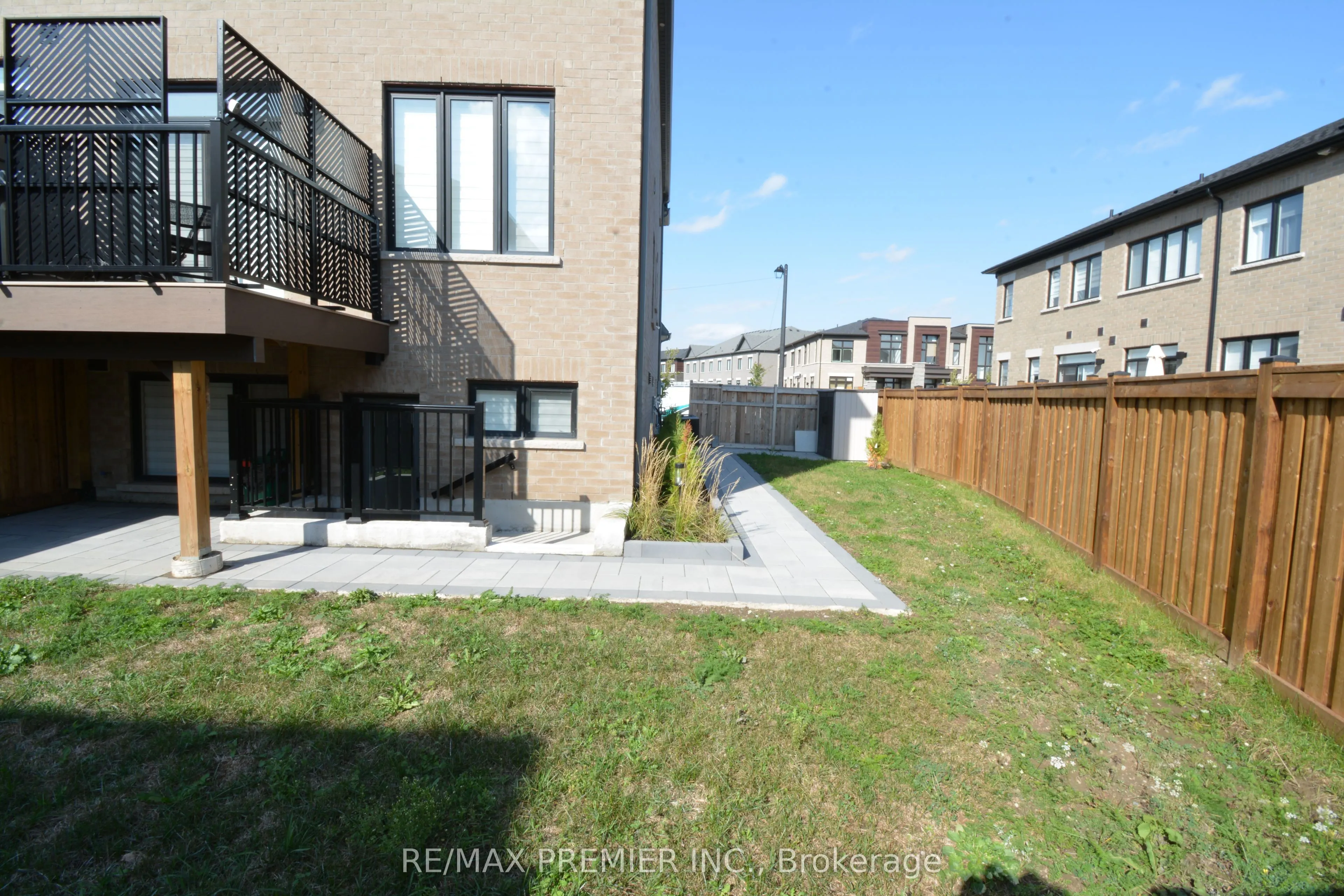 101 Kinloss Street