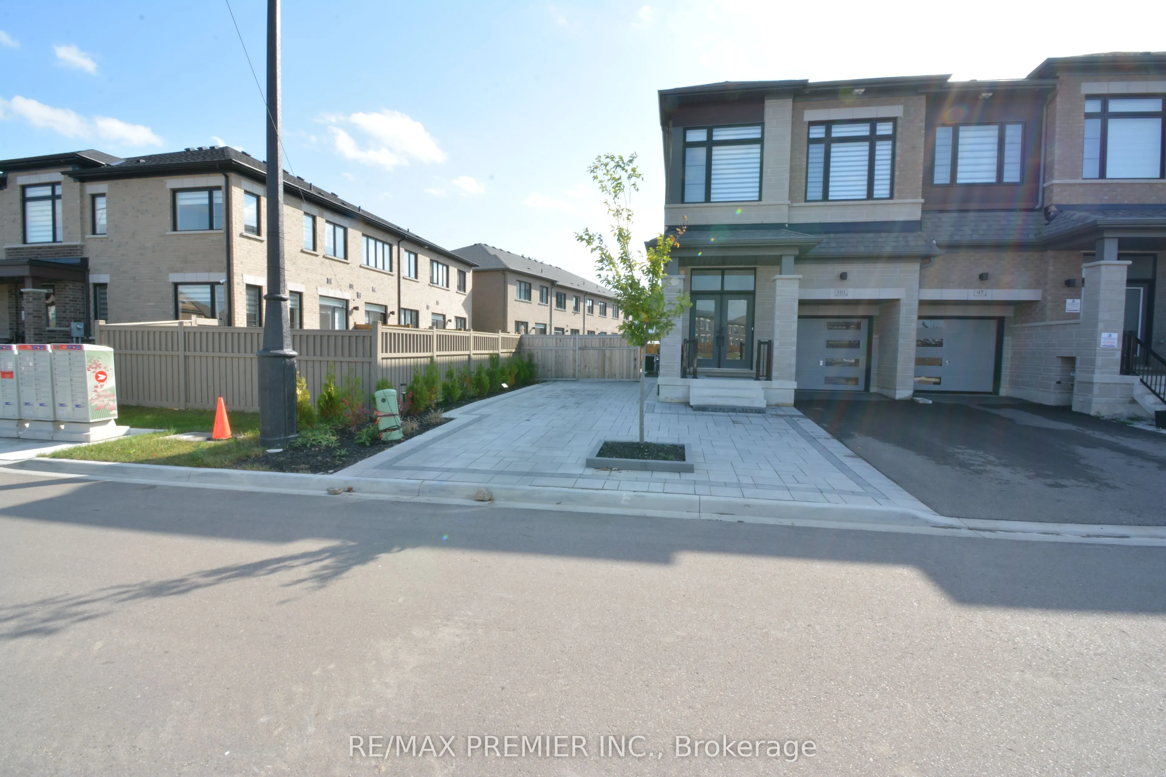 101 Kinloss Street