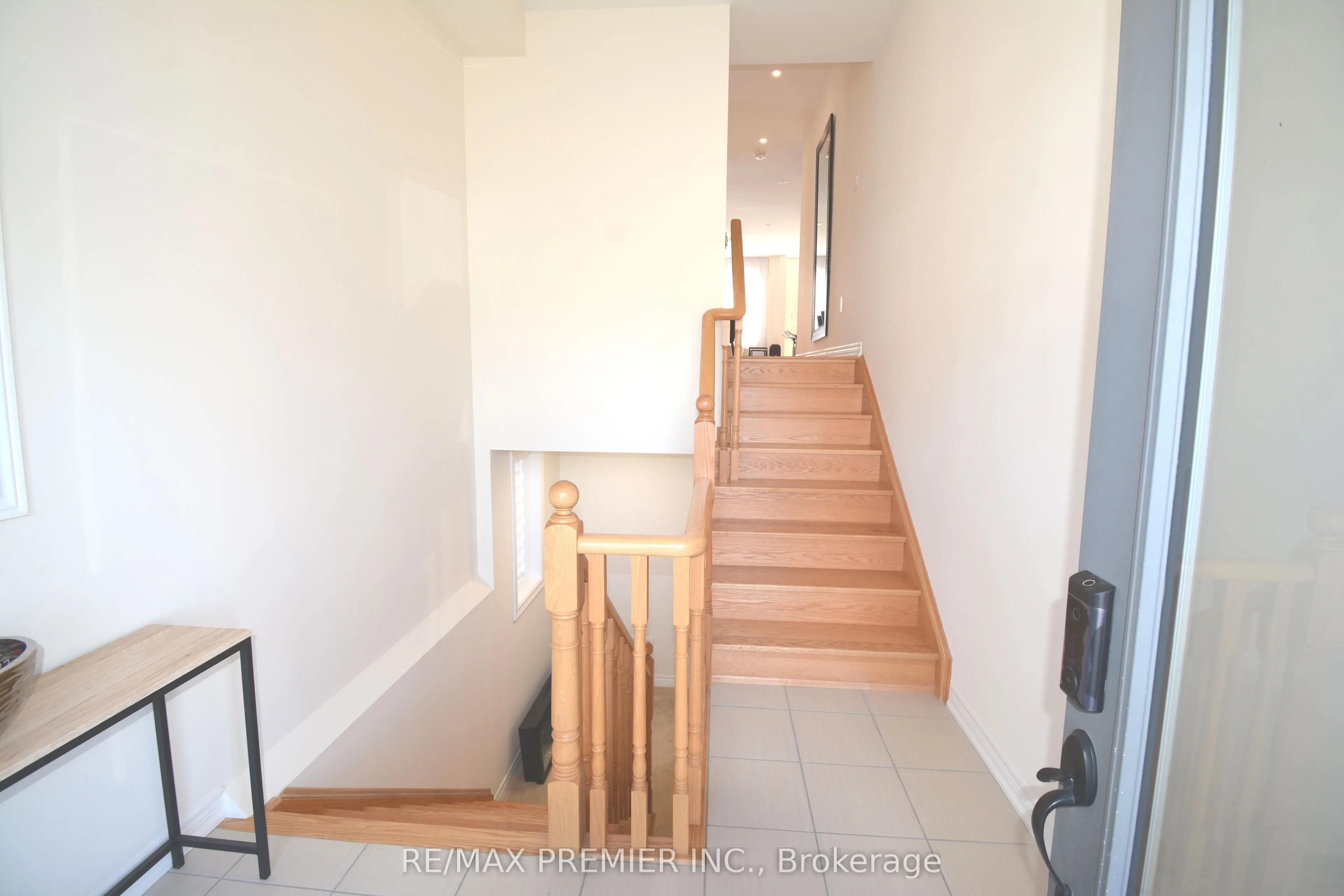 101 Kinloss Street