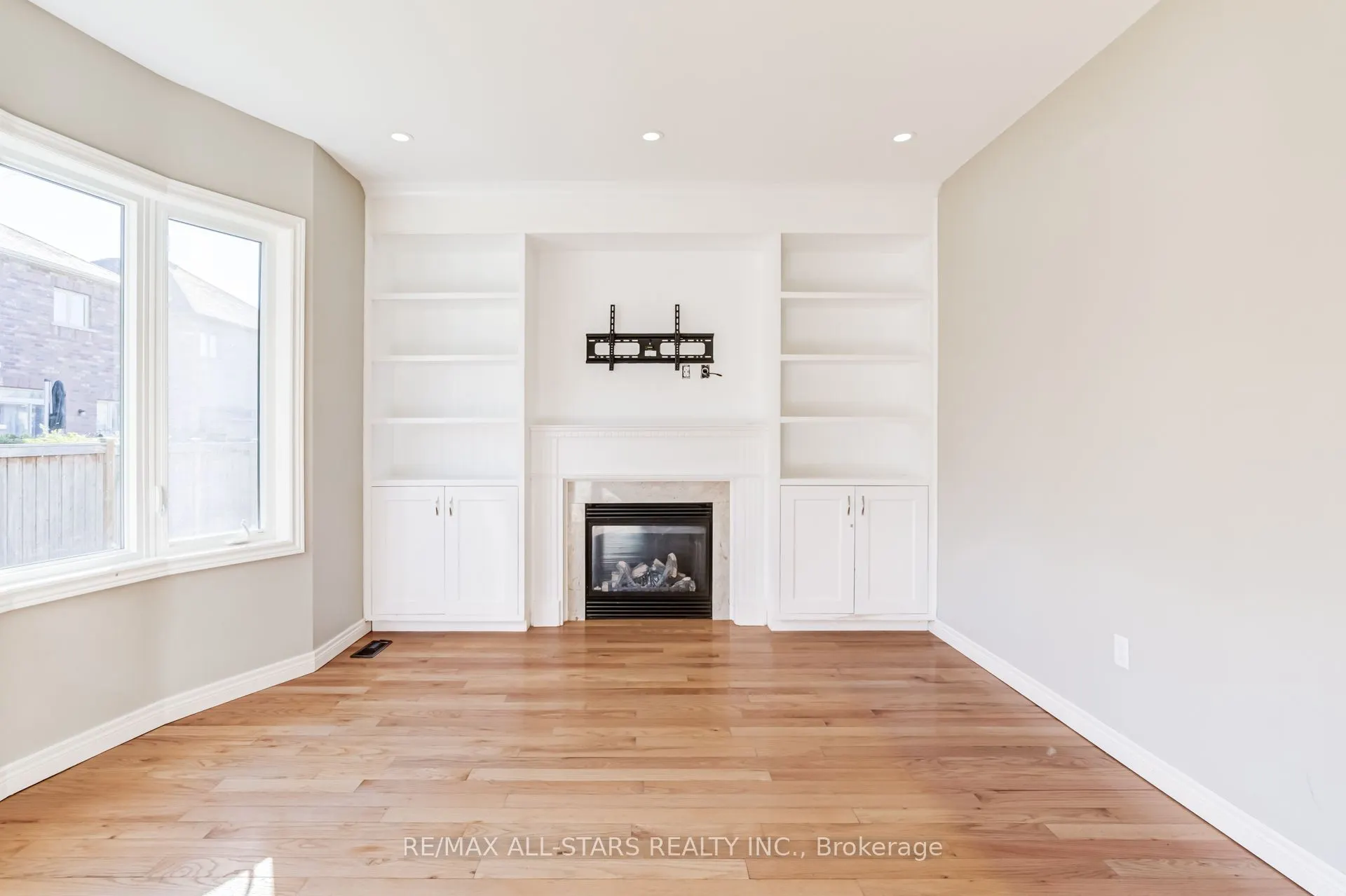 106 Creekland Avenue