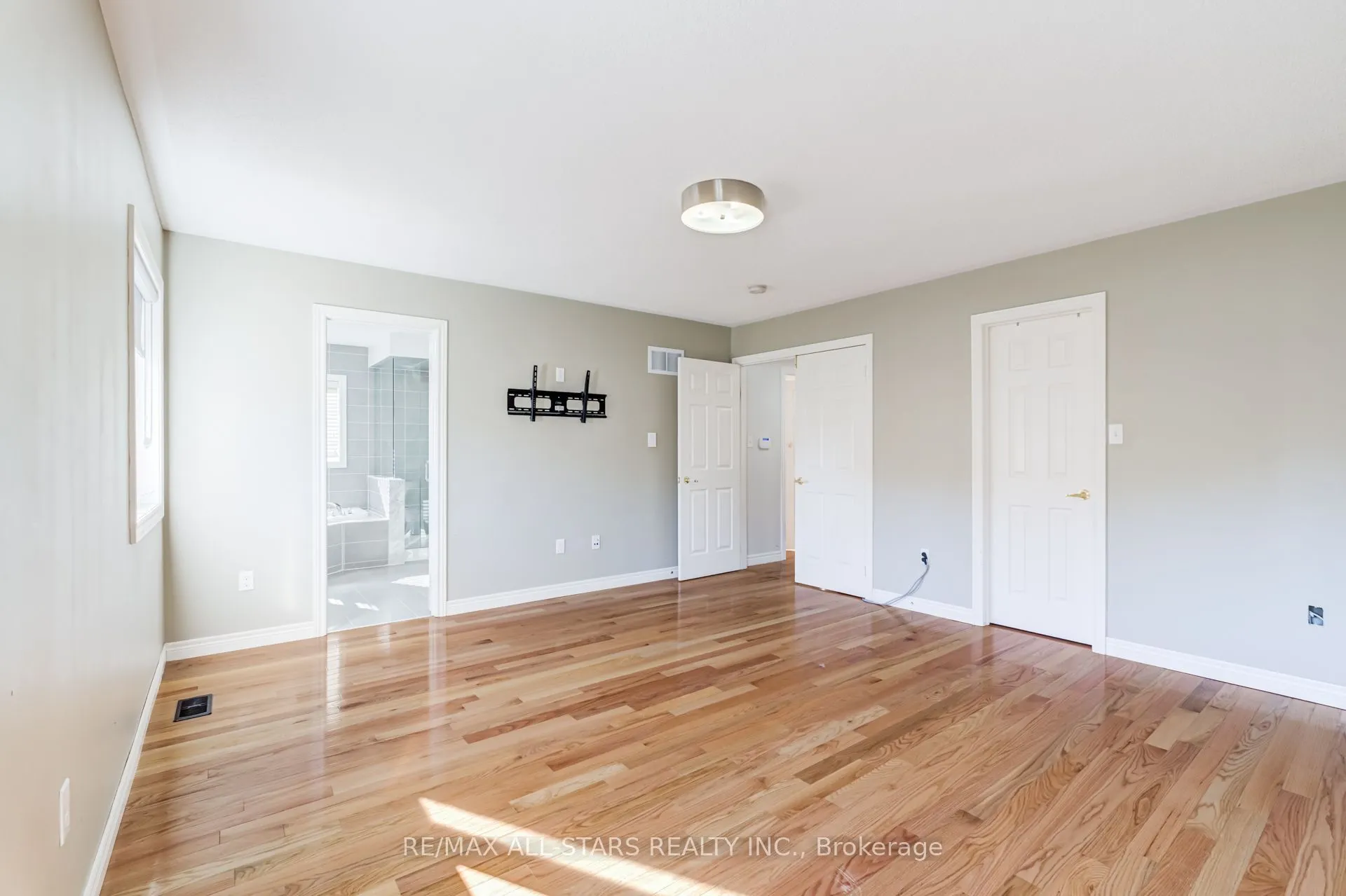 106 Creekland Avenue