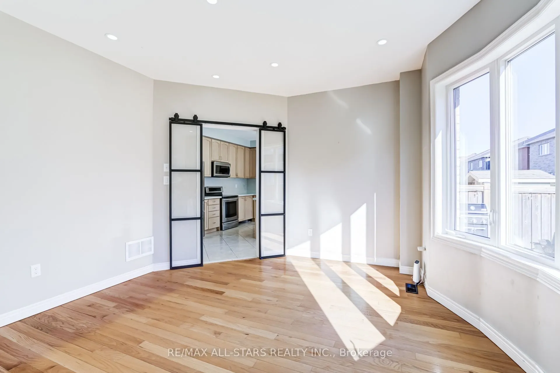 106 Creekland Avenue