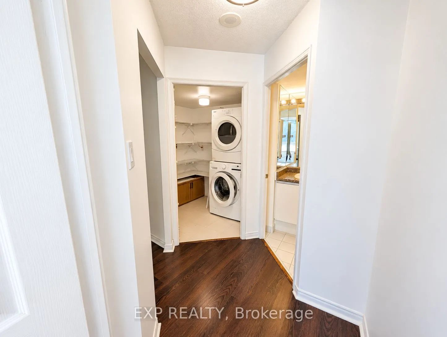7250 Yonge Street #206