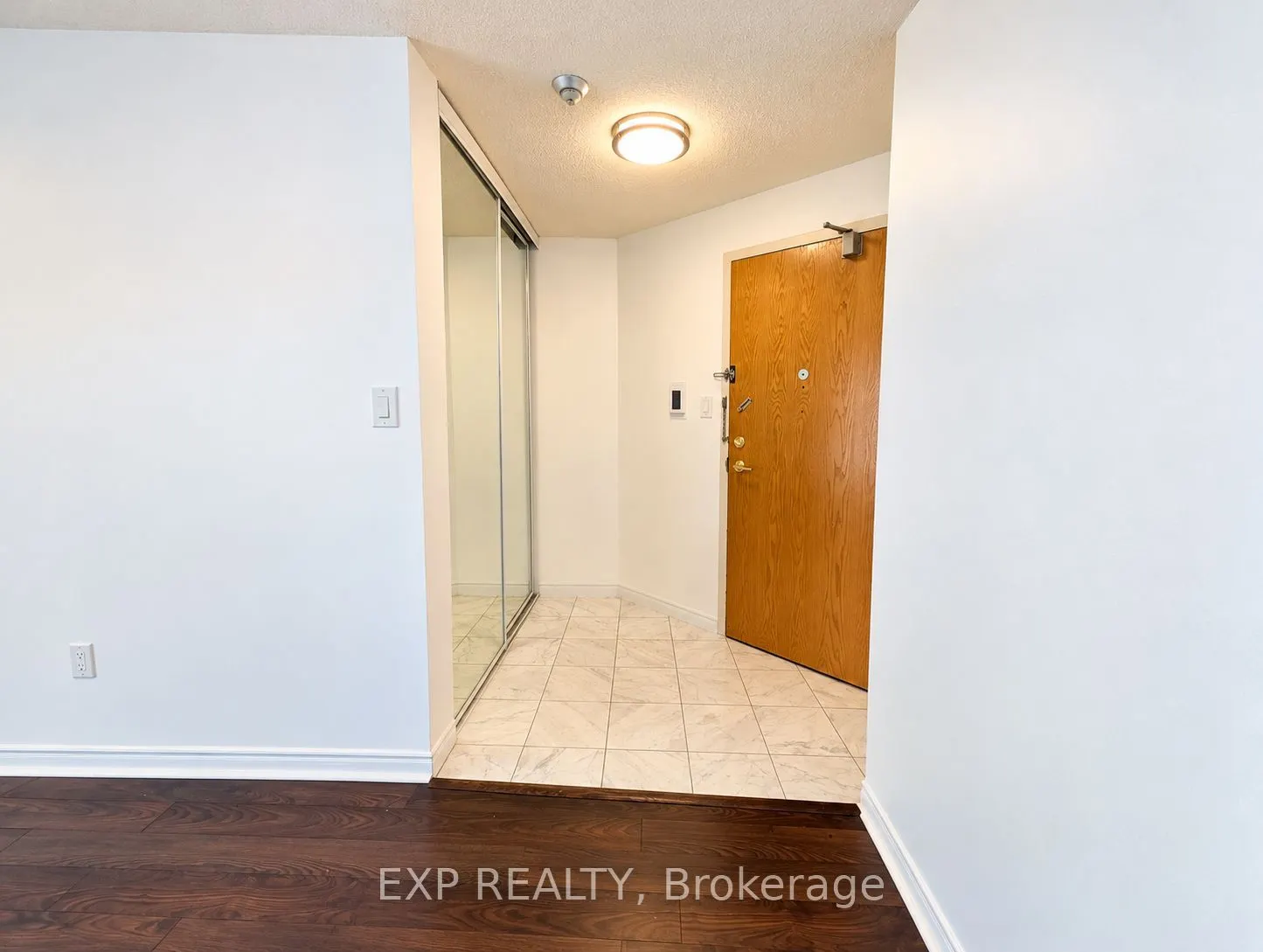 7250 Yonge Street #206