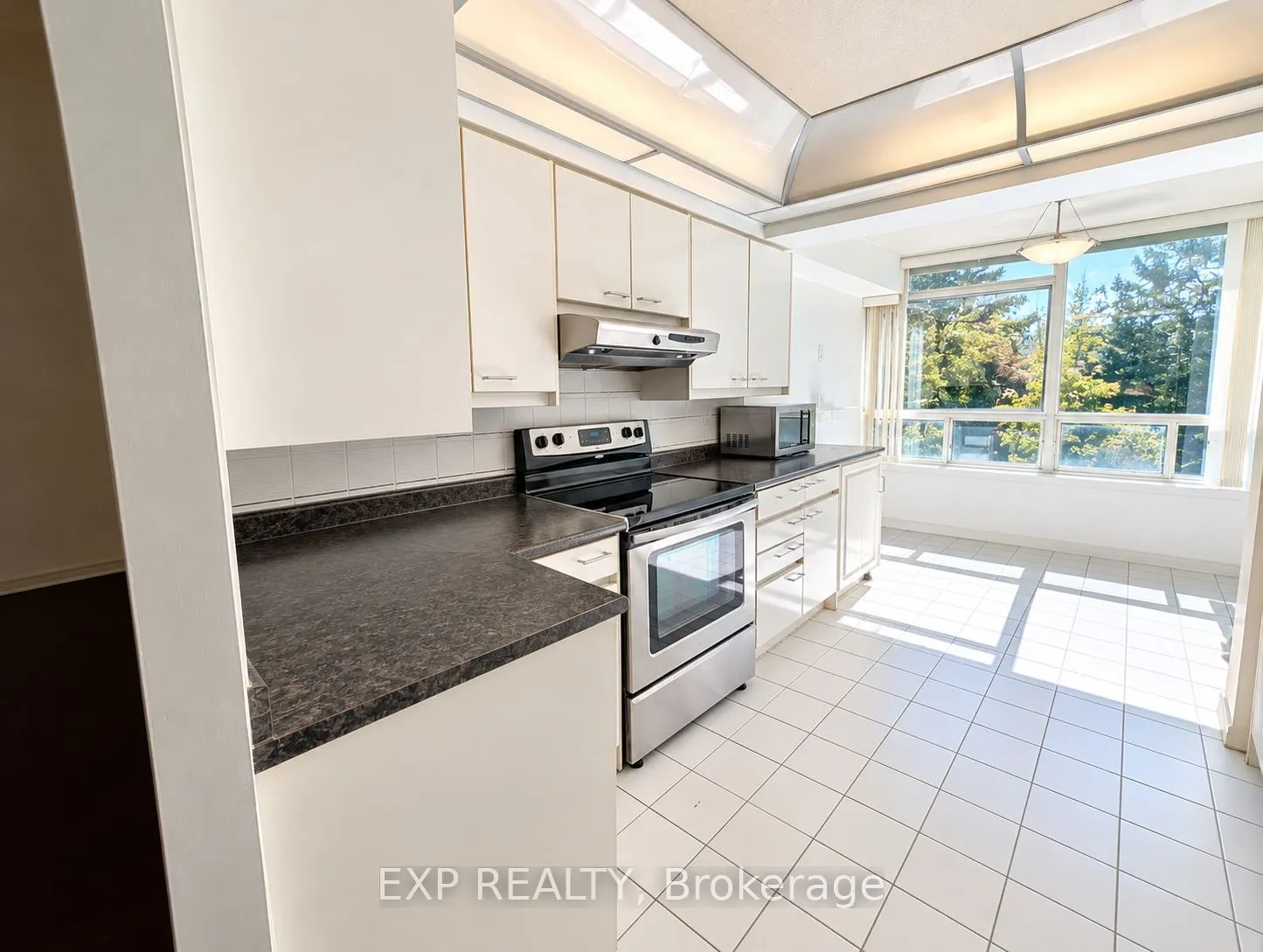 7250 Yonge Street #206
