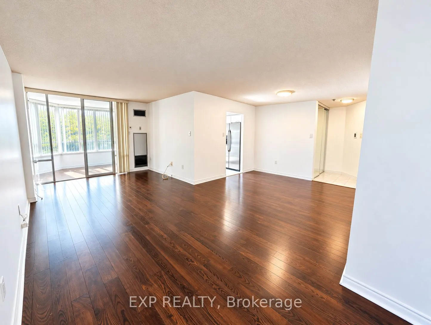 7250 Yonge Street #206