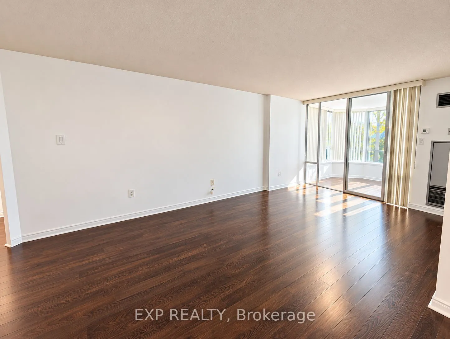 7250 Yonge Street #206