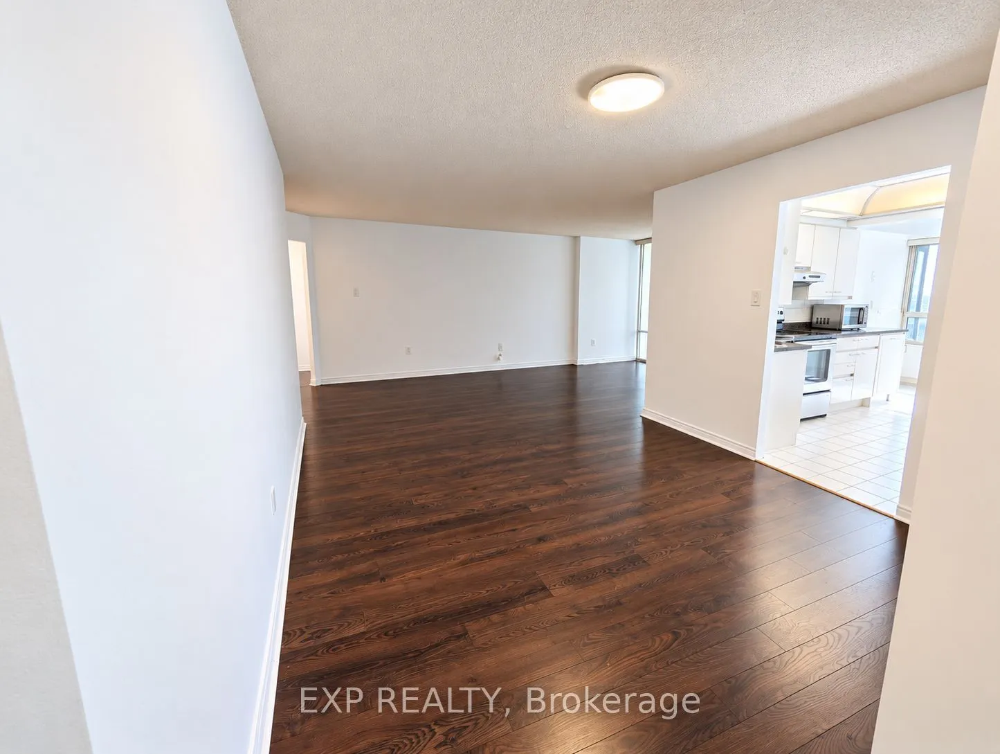 7250 Yonge Street #206