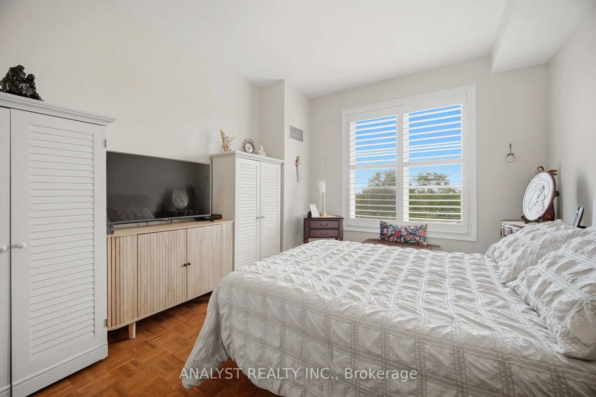 9519 Keele Street #221