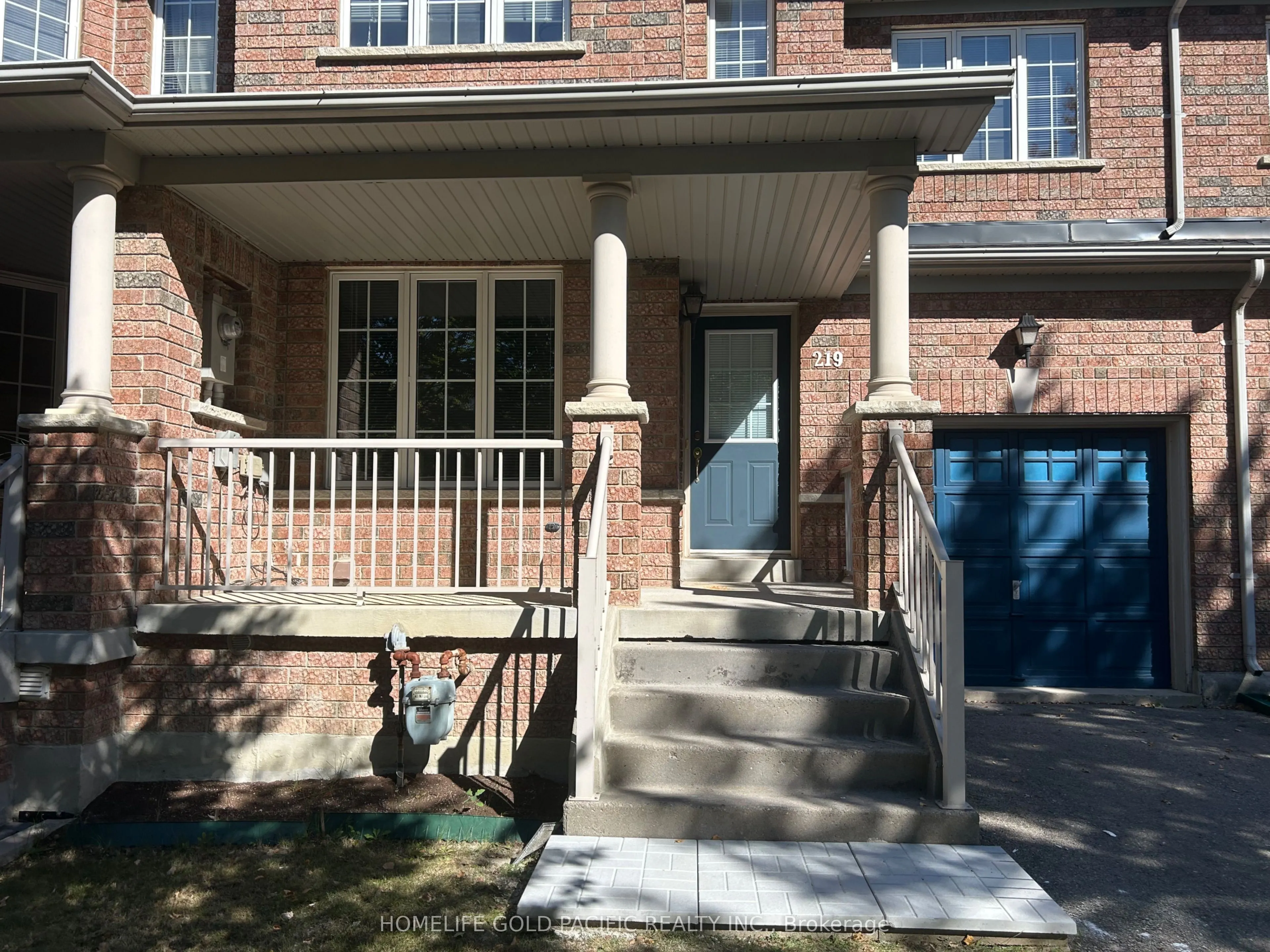 219 Hammersly Boulevard