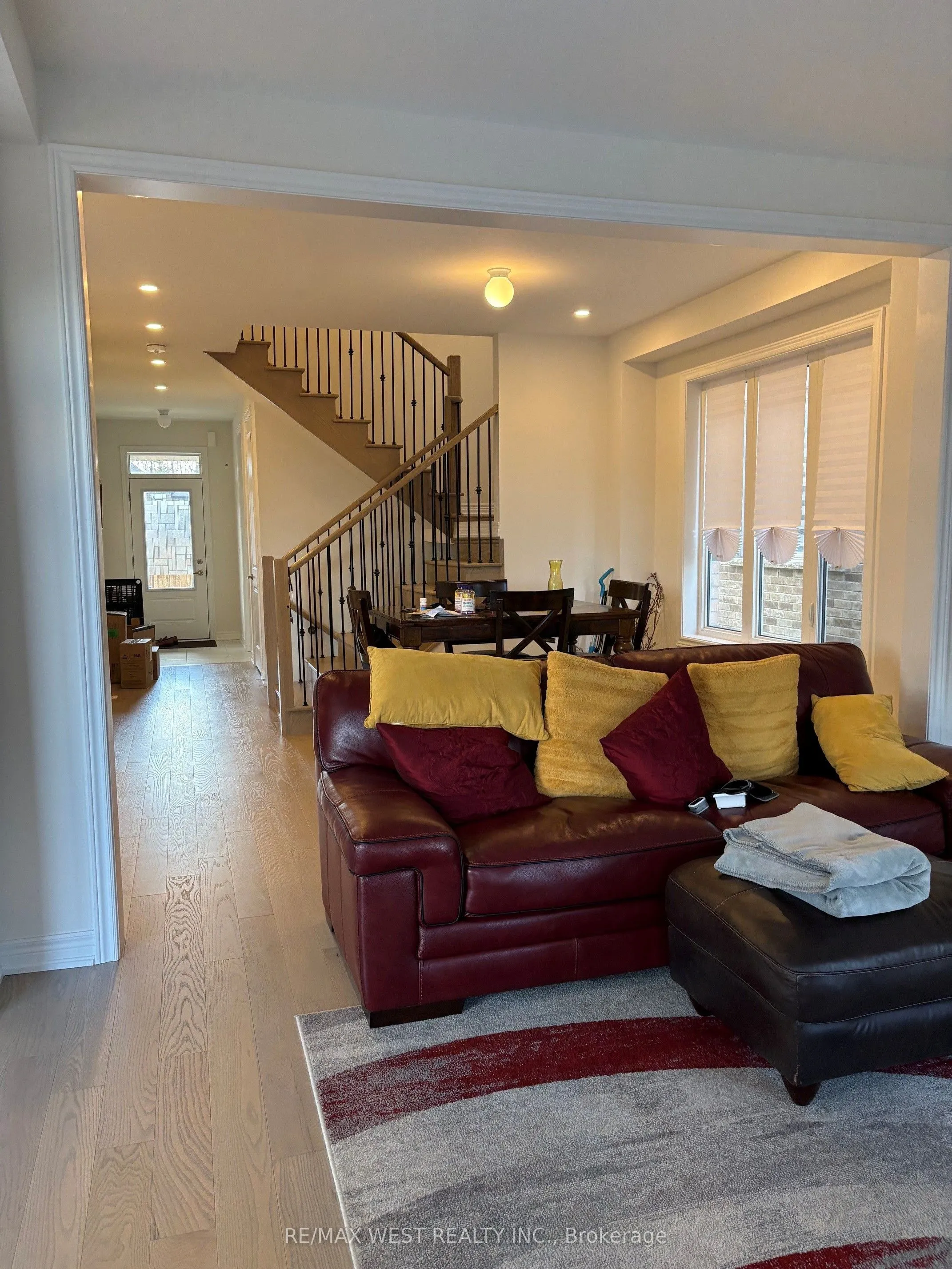 1352 Davis Loop Circle