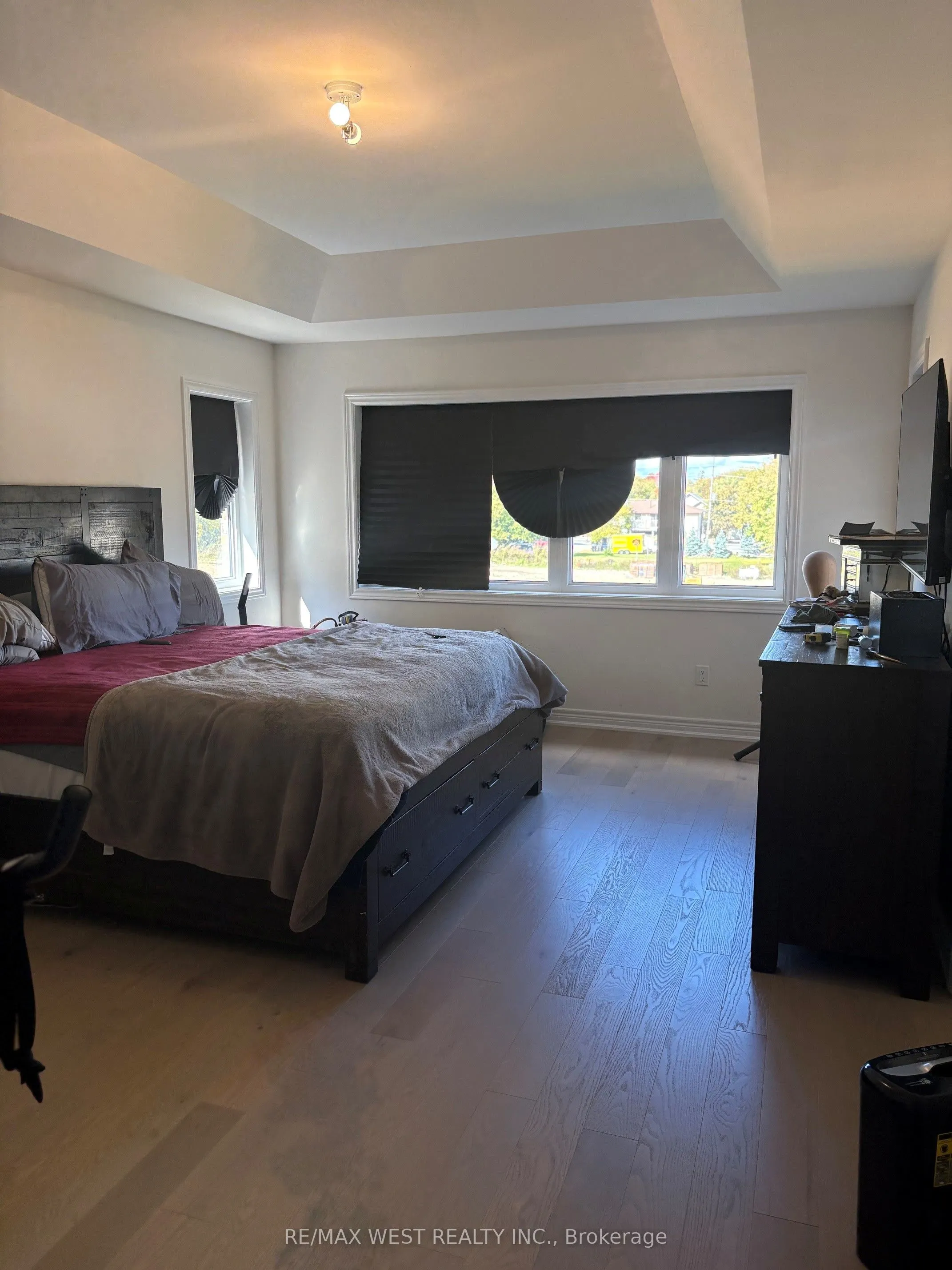 1352 Davis Loop Circle