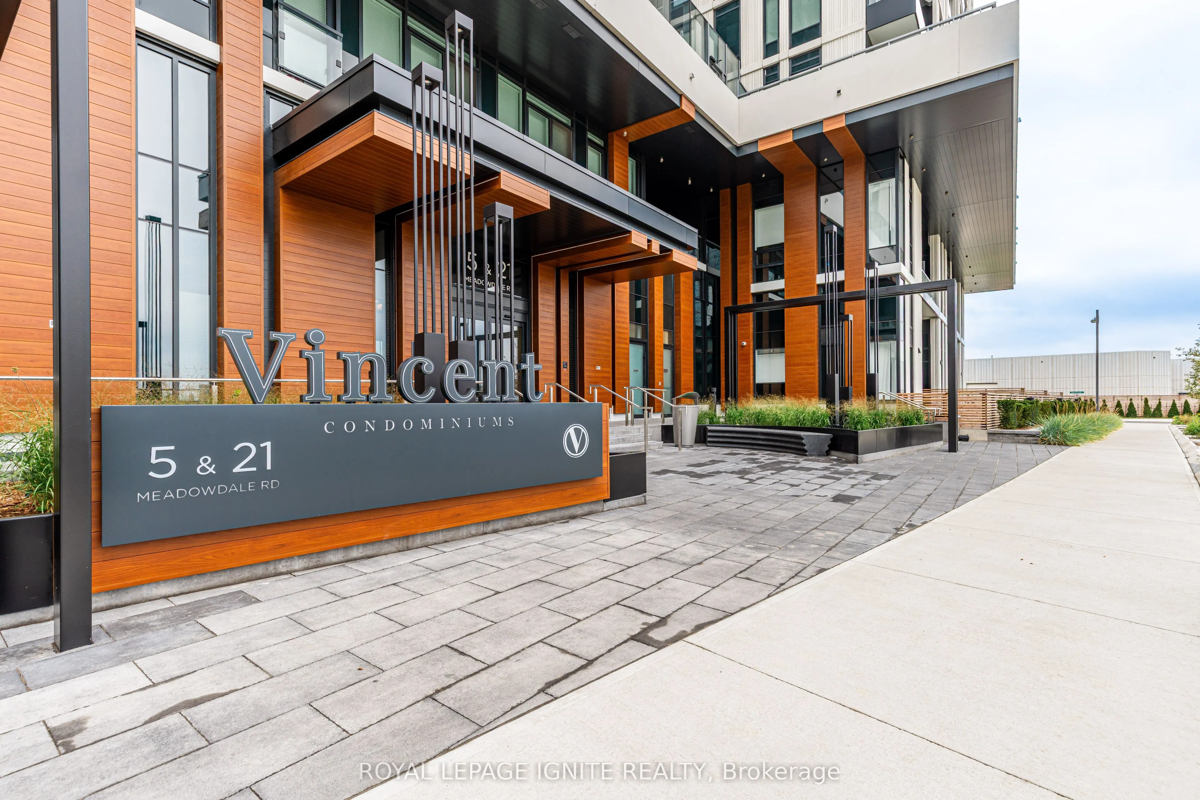 5 Meadowdale Road #2208