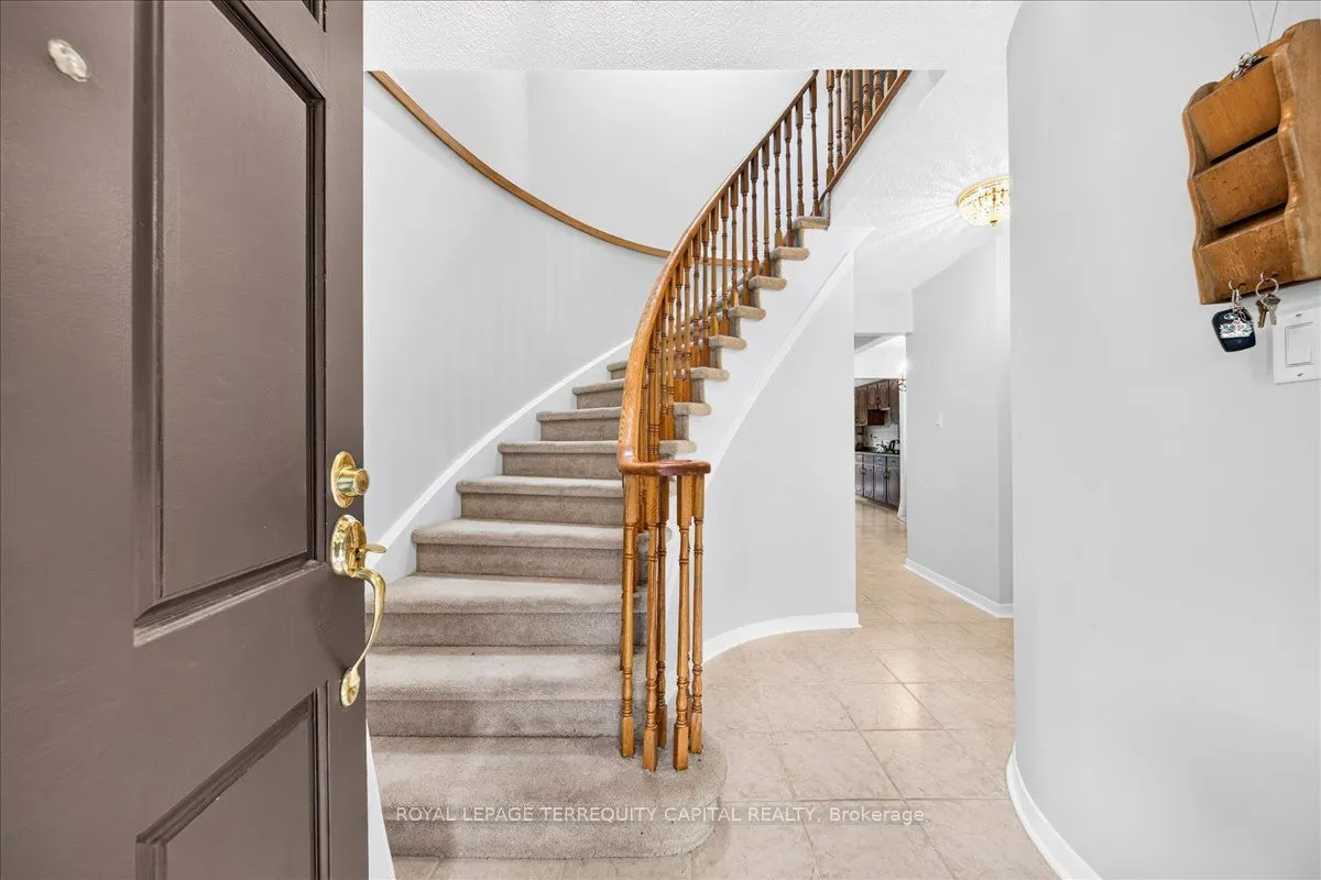 28 Oakmount Crescent
