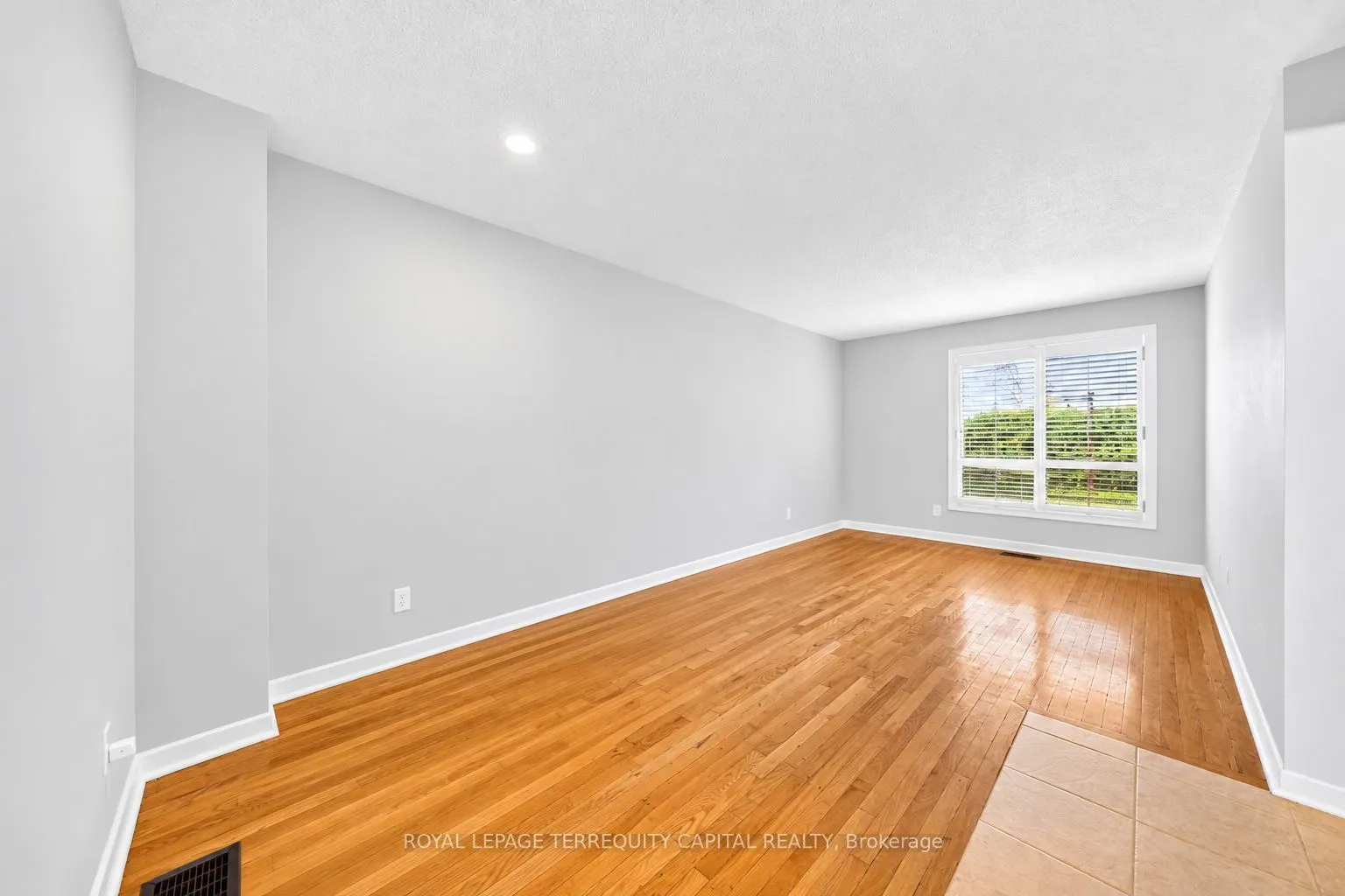 28 Oakmount Crescent