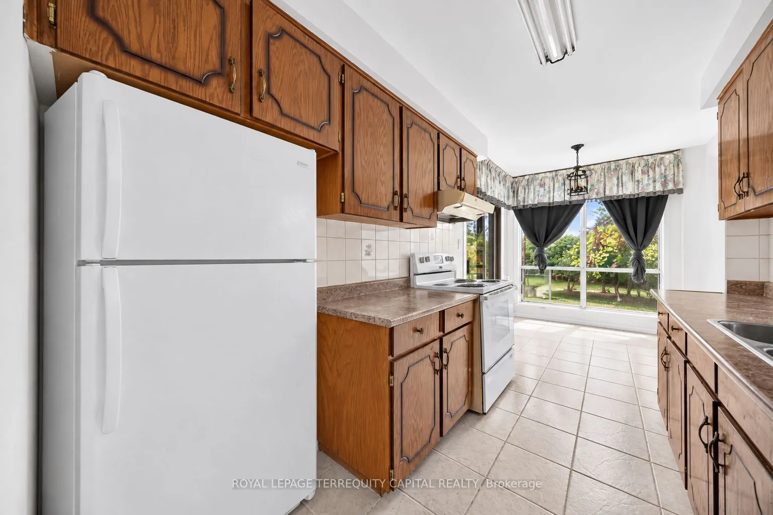 28 Oakmount Crescent